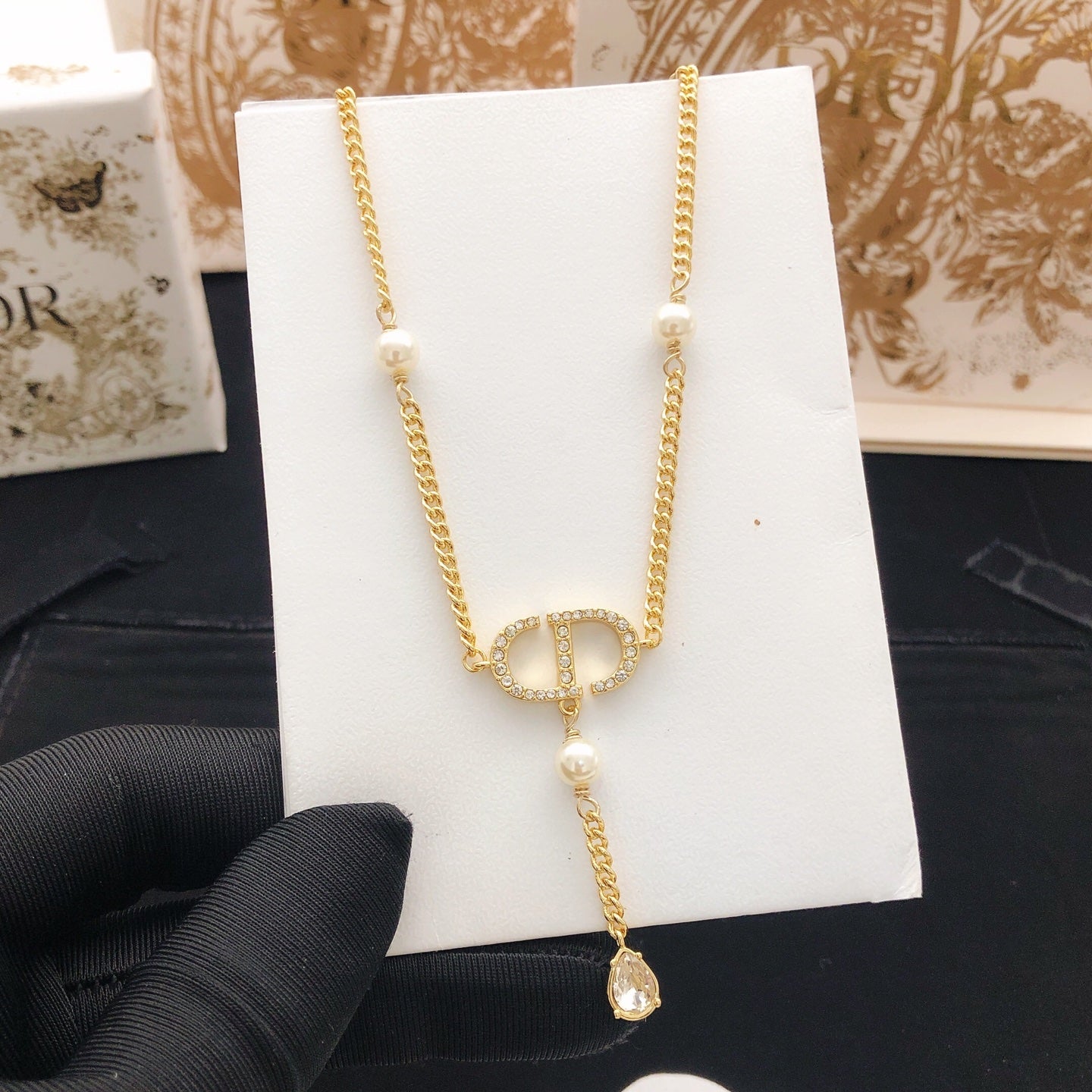 Sculptural Pendant Necklace in Polished Metal-Tone – Design 028 side detail