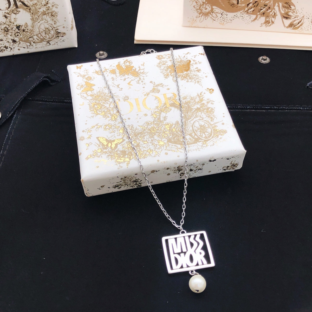 Sculptural Pendant Necklace in Polished Metal-Tone – Design 027 main product view