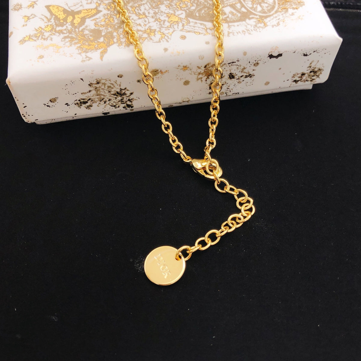 Pearl-Style Motif Pendant Necklace in Polished Metal-Tone with Pearl-Style Detail – Design 016 front view