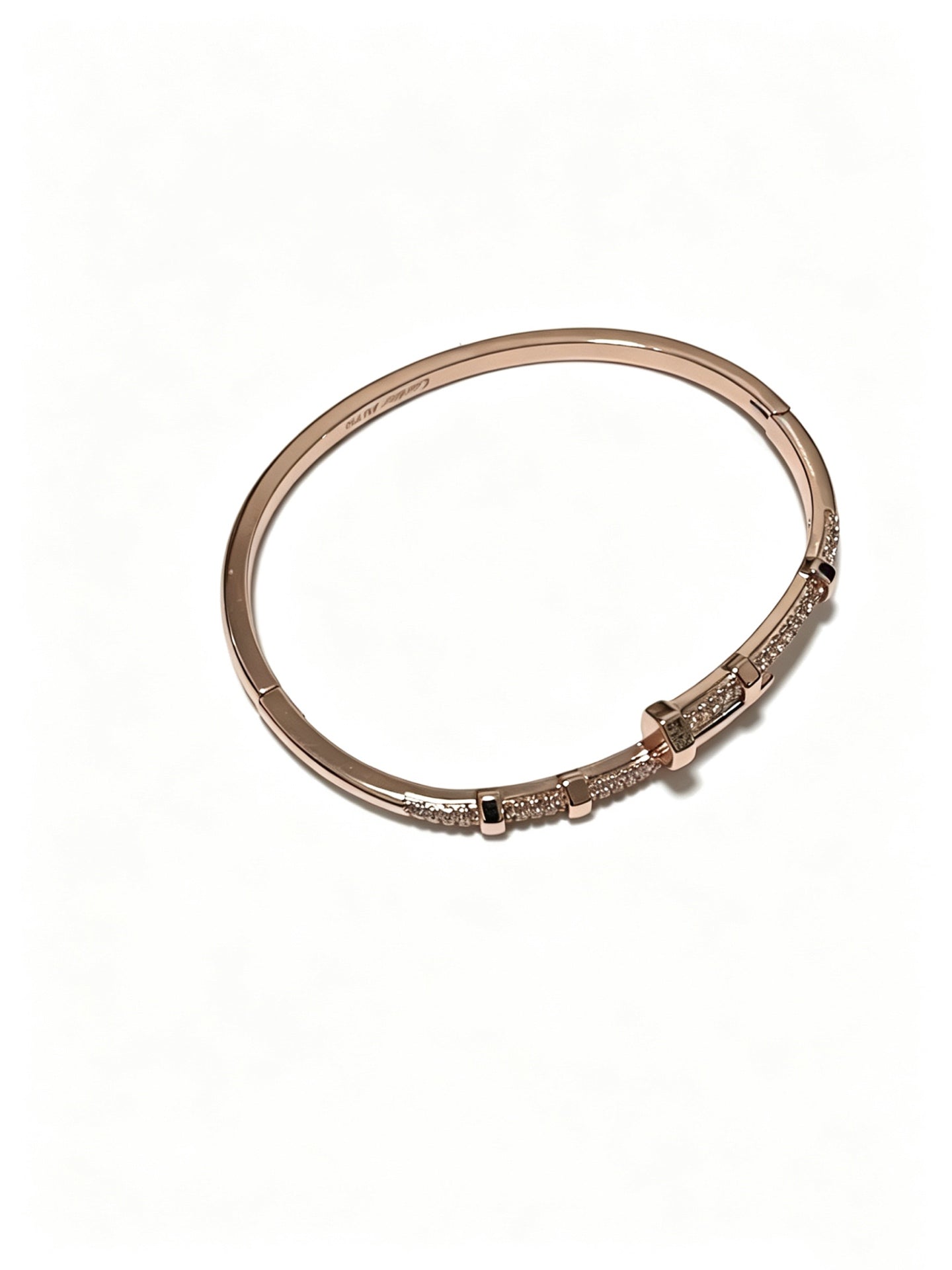 Sculptural Statement Bracelet in Gold-Tone – Design 115 detail view