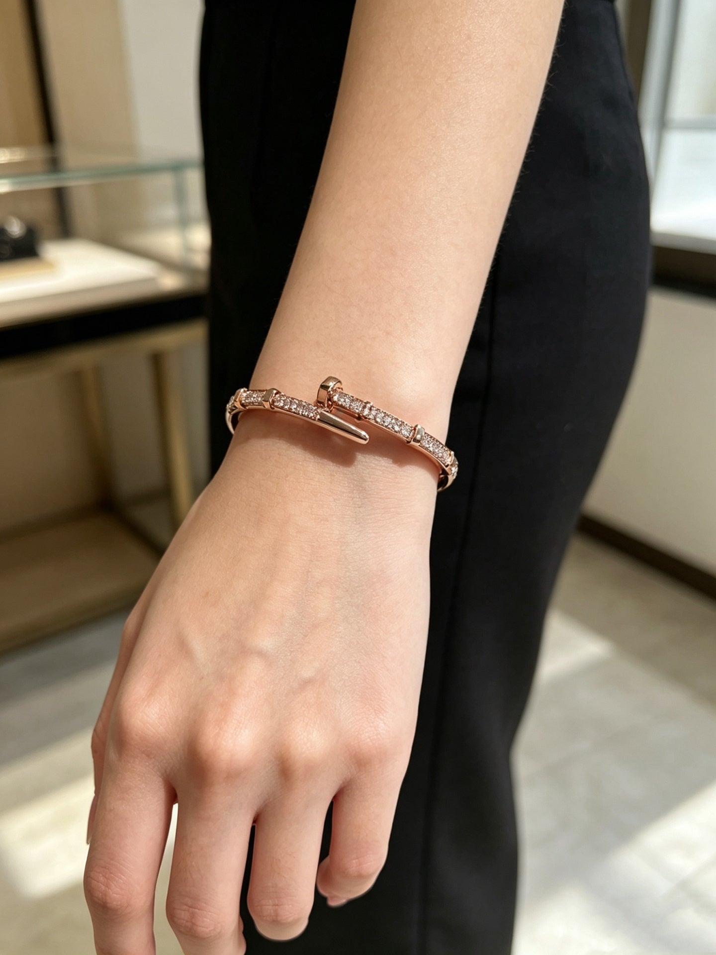 Sculptural Statement Bracelet in Gold-Tone – Design 115 close-up detail