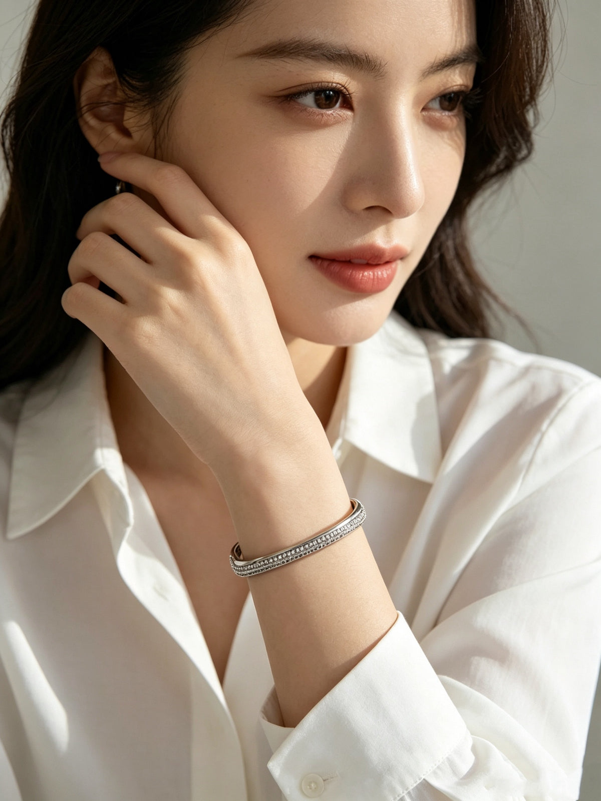 Sculptural Statement Bracelet in Gold-Tone – Design 110 close-up detail