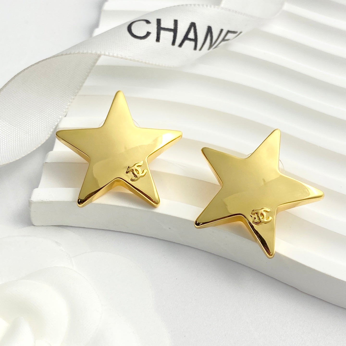 Double-C Emblem Stud Earrings in Gold-Tone – Star Detail – Design 007 close-up detail