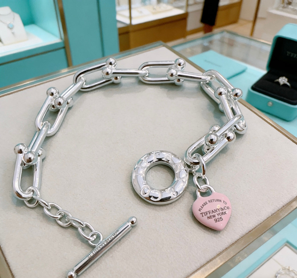 Signature Motif Bracelet in Silver-Tone – Design 65 close-up detail