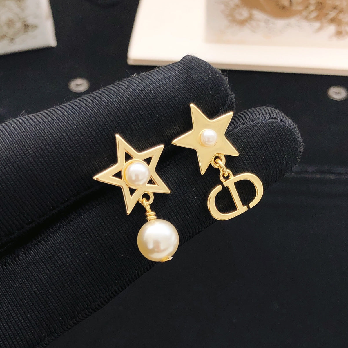 Star Motif Stud Earrings in Polished Metal-Tone – Design 007 main product view