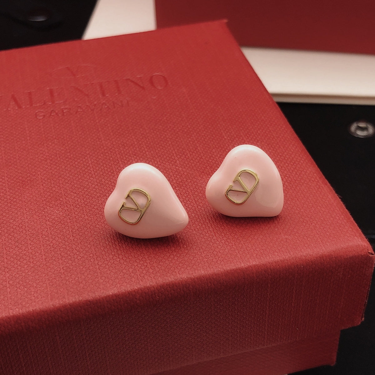 Heart Stud Earrings in Gold-Tone – Pink – Design 02 main product view