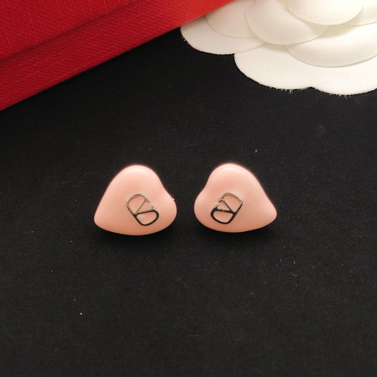 Heart Stud Earrings in Gold-Tone – Pink side detail