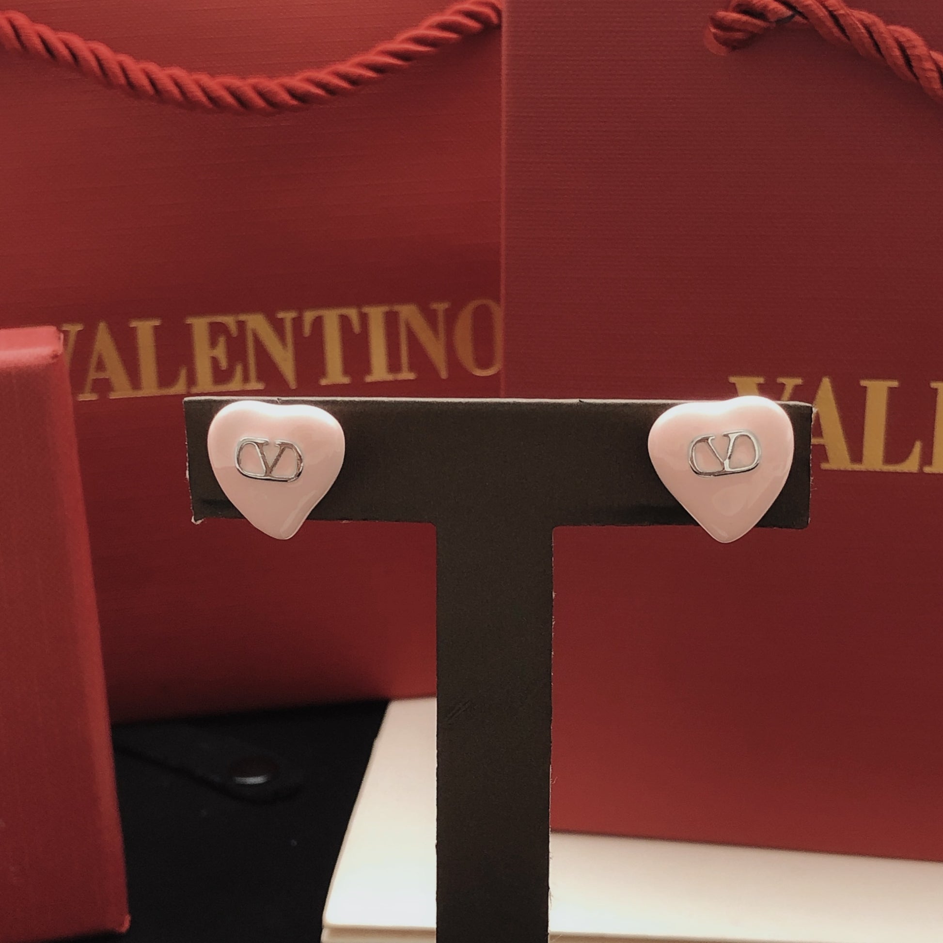 Heart Stud Earrings in Gold-Tone – Pink close-up view
