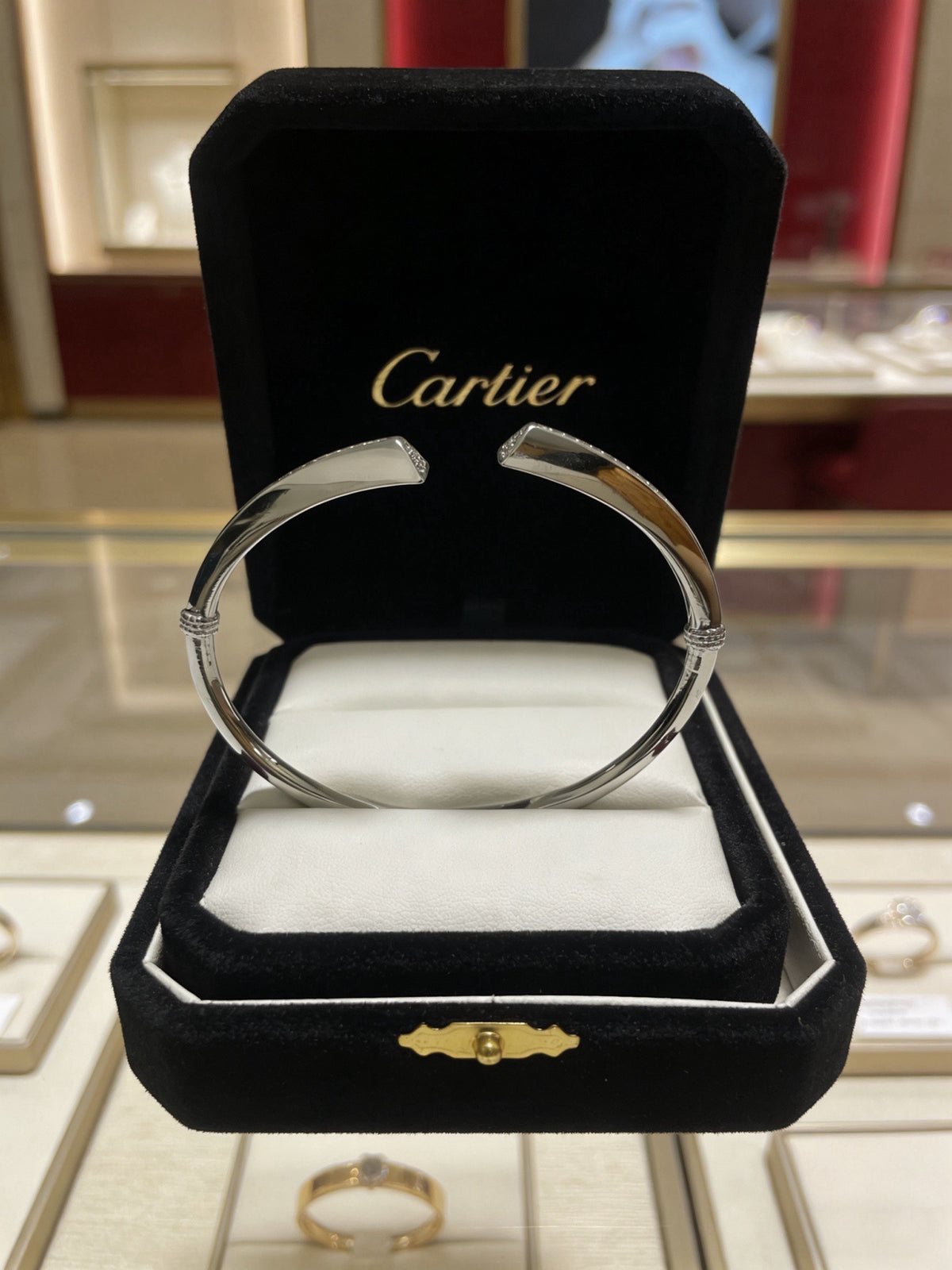 Sculptural Statement Bracelet in Gold-Tone – Design 106 side detail
