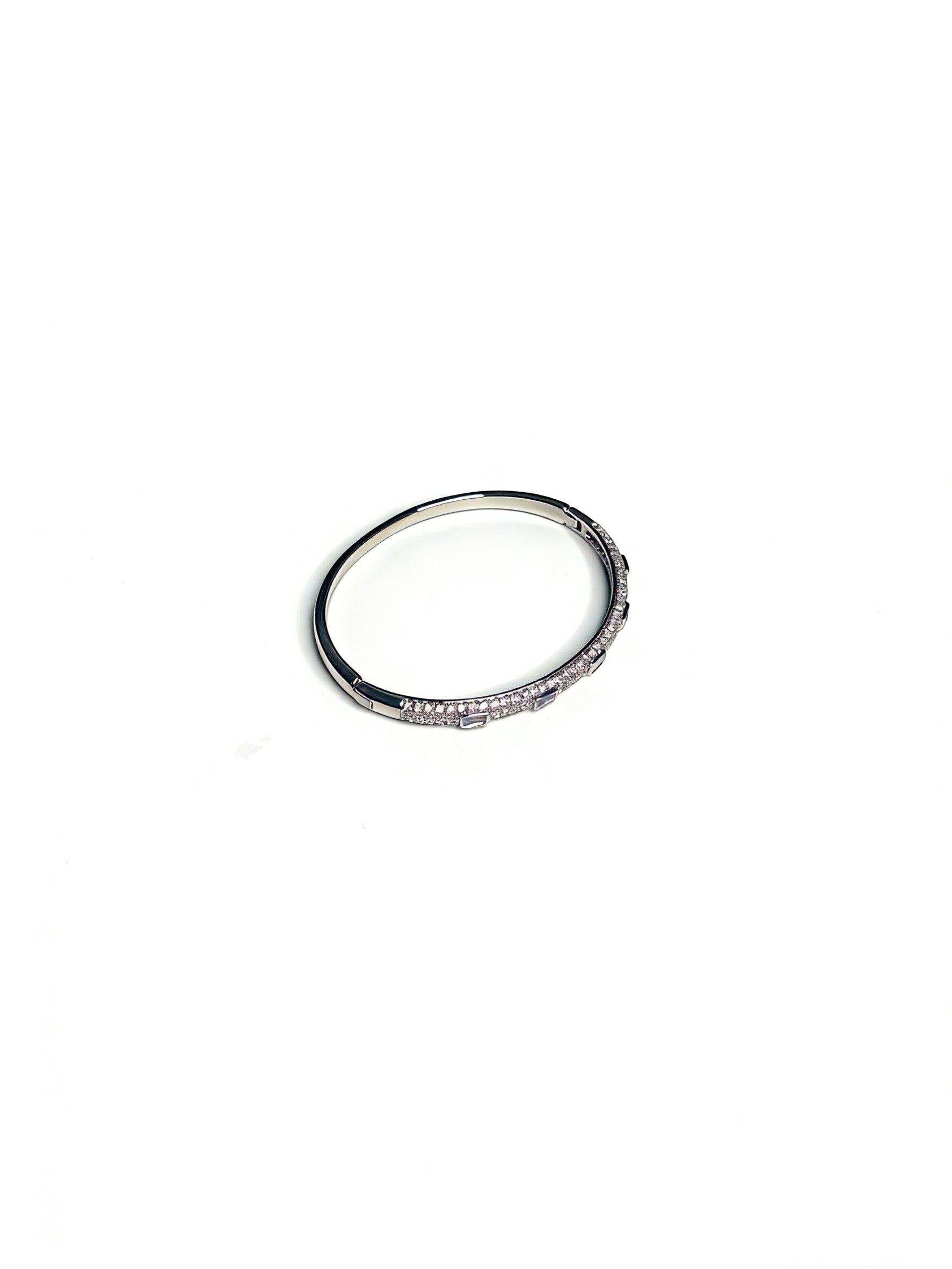 Sculptural Statement Bracelet in Gold-Tone – Design 136 detail view
