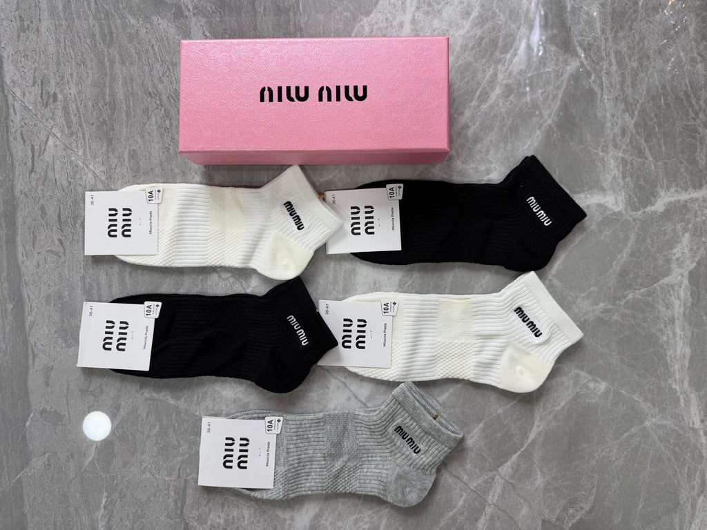 Miu Miu Clean Wordmark Details Ankle Socks
