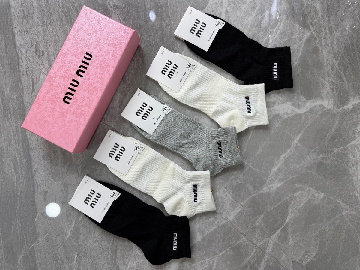 Miu Miu Clean Wordmark Details Ankle Socks