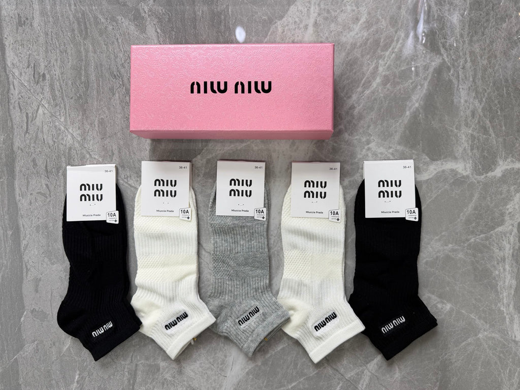 Miu Miu Clean Wordmark Details Ankle Socks