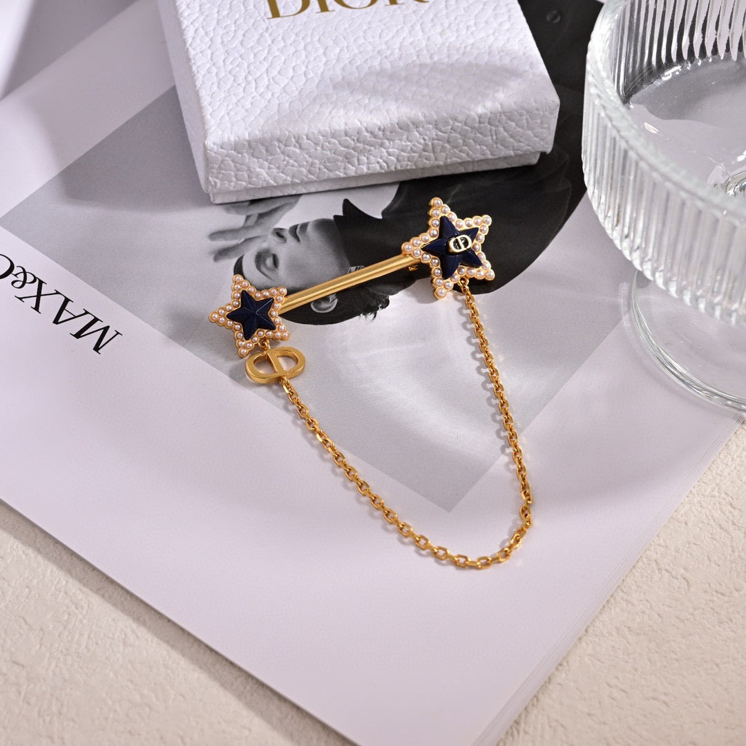 Star Motif Brooch Pin in Polished Metal-Tone – Design 008 main product view