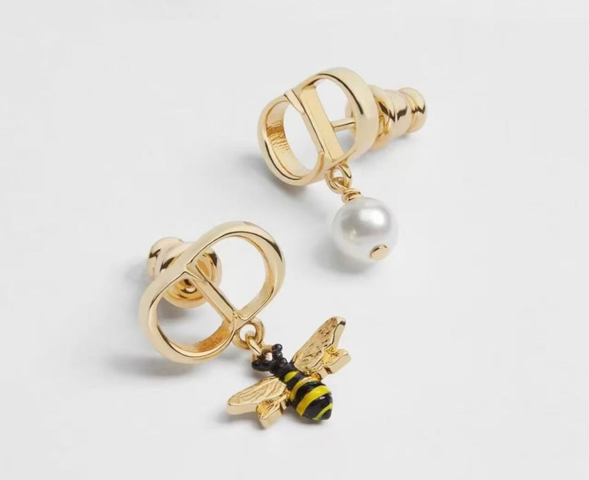 Graphic Letter Motif Statement Earrings in Polished Metal-Tone – Design 039 side detail