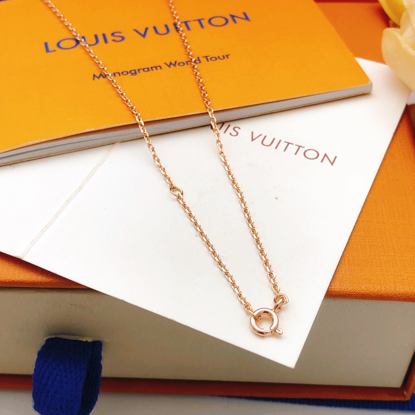 Geometric Emblem Pendant Necklace in Rose-Gold-Tone – Rose Gold Detail – Design 004 side detail