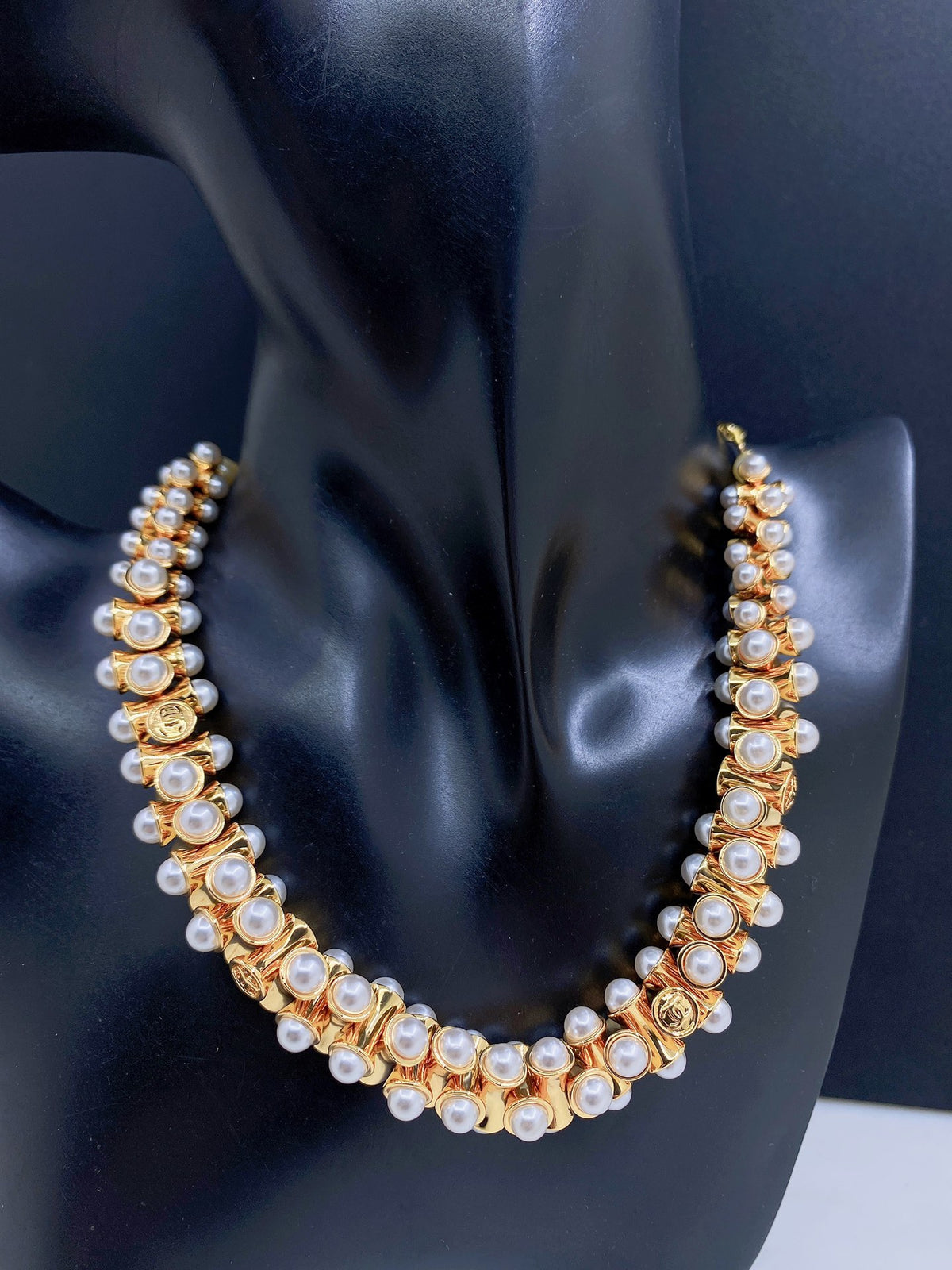 Pearl Pearl-Detail Pendant Necklace – Pearl Detail – Design 002 front product view