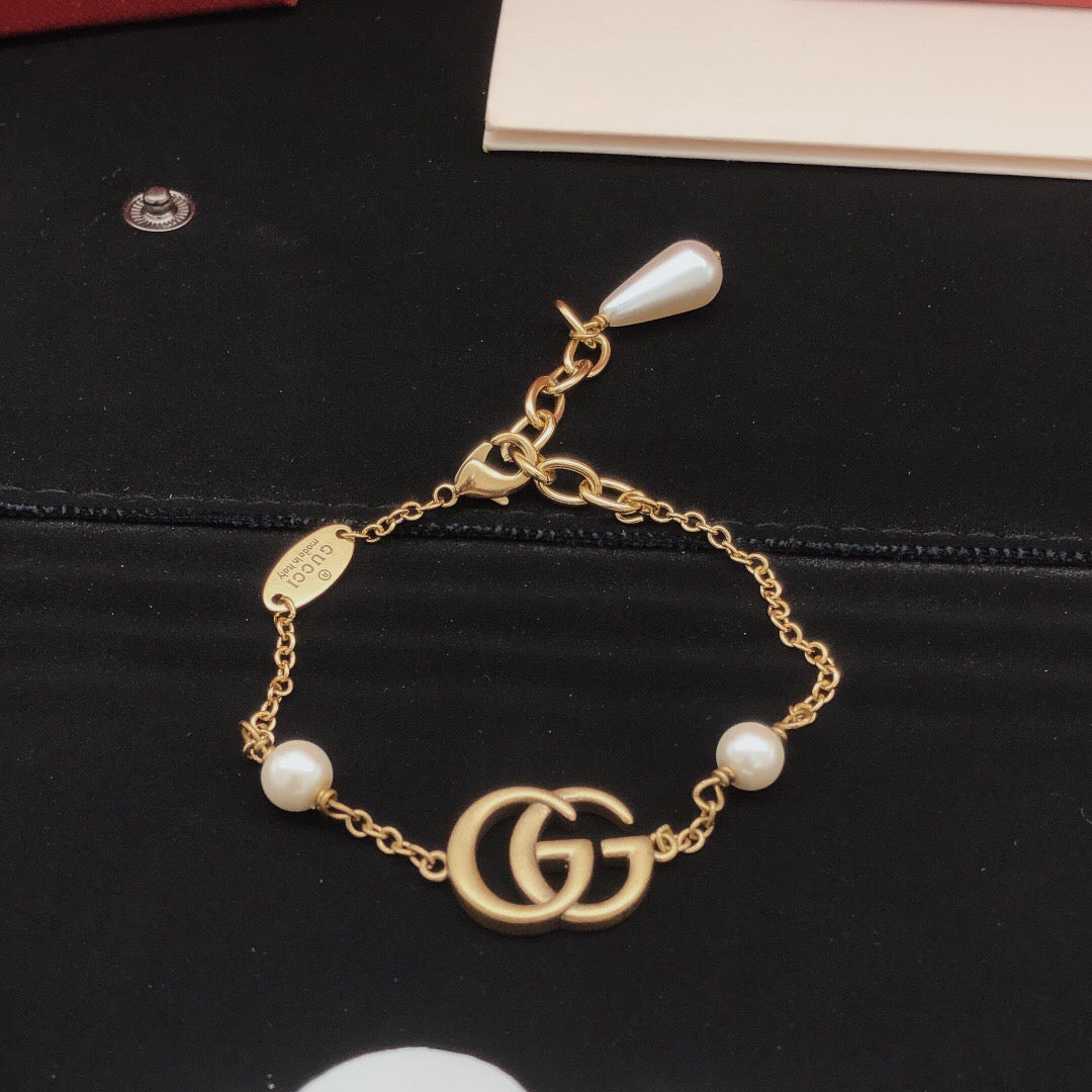 Geometric Emblem Bracelet in Gold-Tone – Design 011 side detail