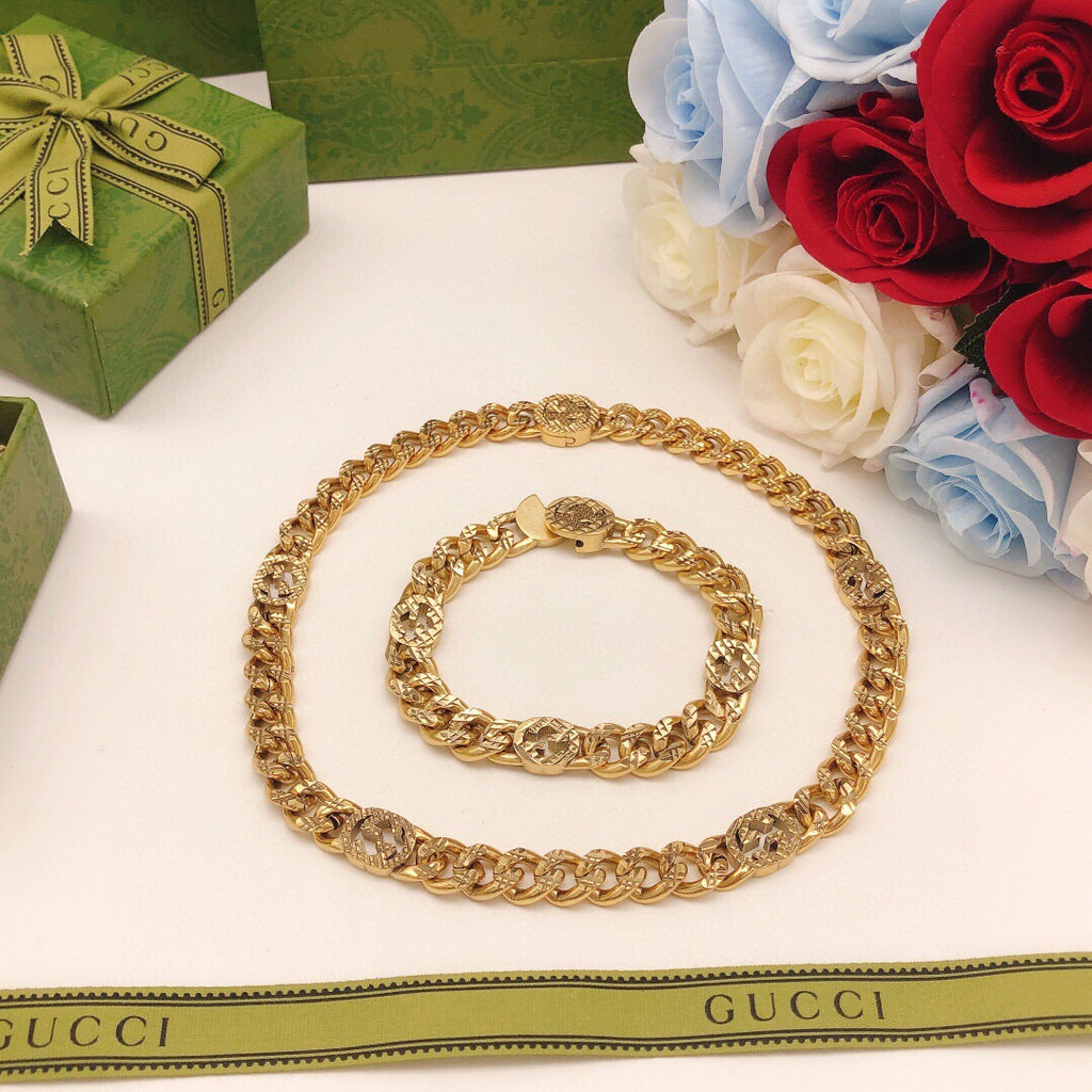 Double-G Emblem Bracelet in Polished Metal-Tone – Design 026 styled product view