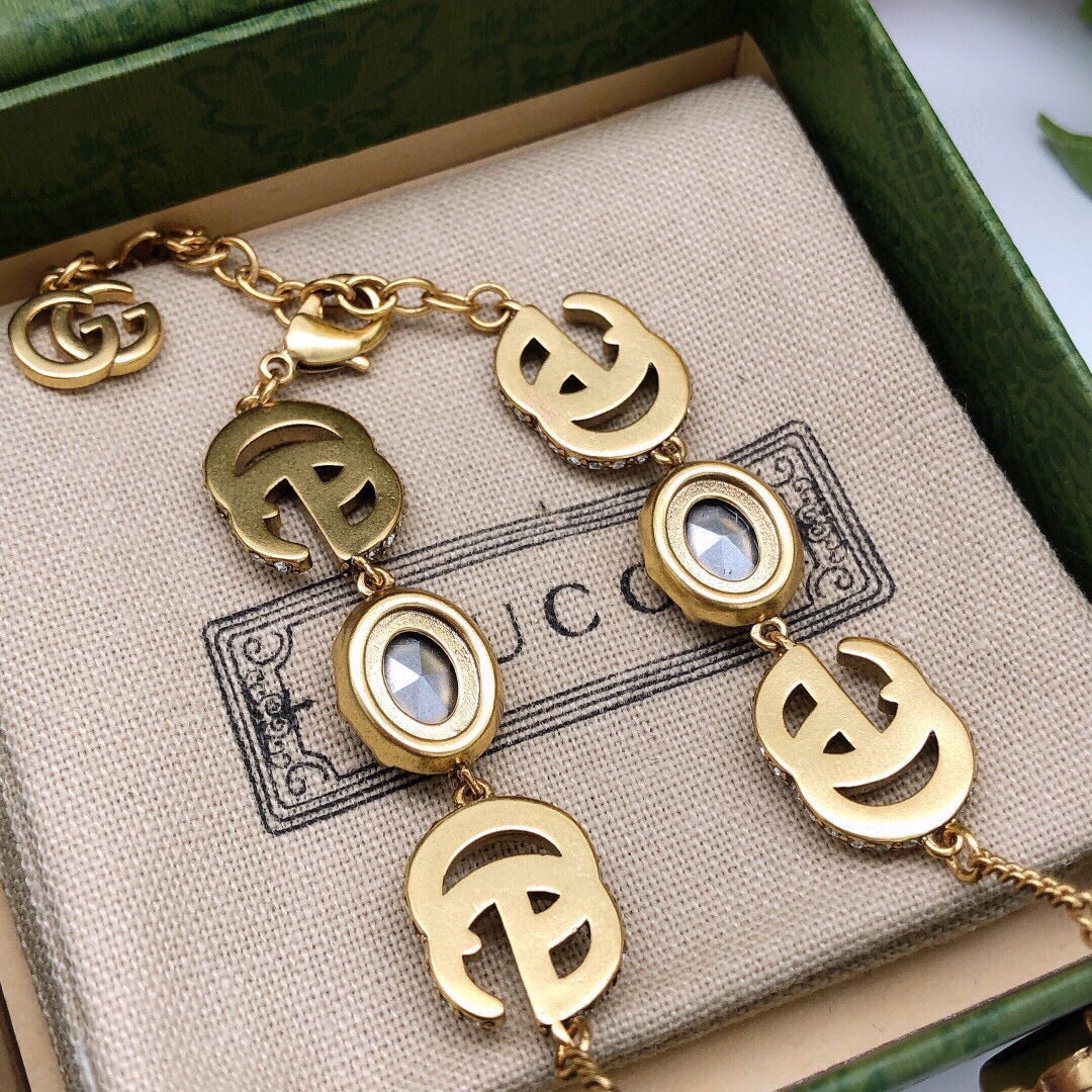 Geometric Emblem Pendant Necklace in Silver-Tone – Design 001 detail view