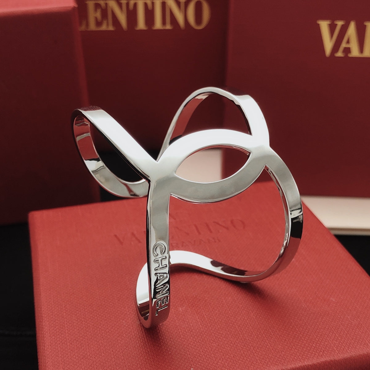 Signature Emblem Bangle in Silver-Tone – Design 001 side detail