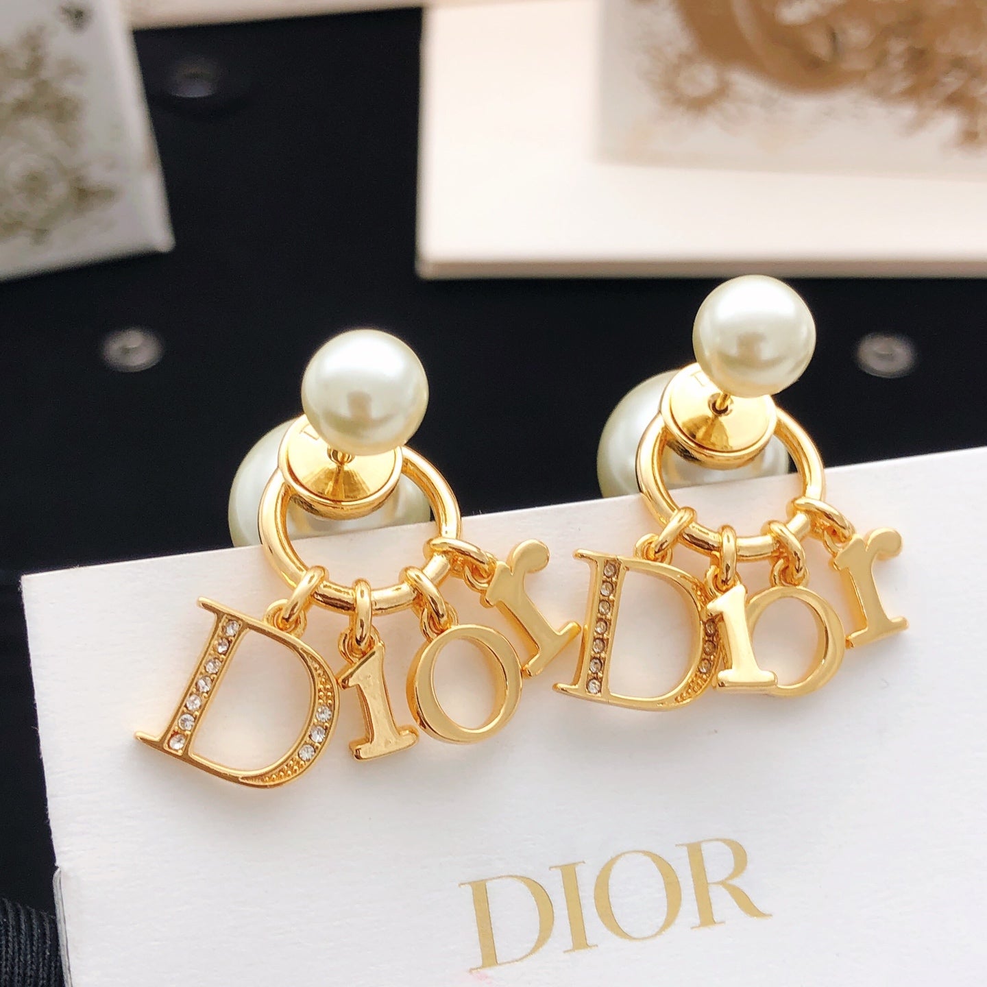 Pearl-Style Motif Stud Earrings in Gold-Tone with Pearl-Style Detail – Design 006 side detail
