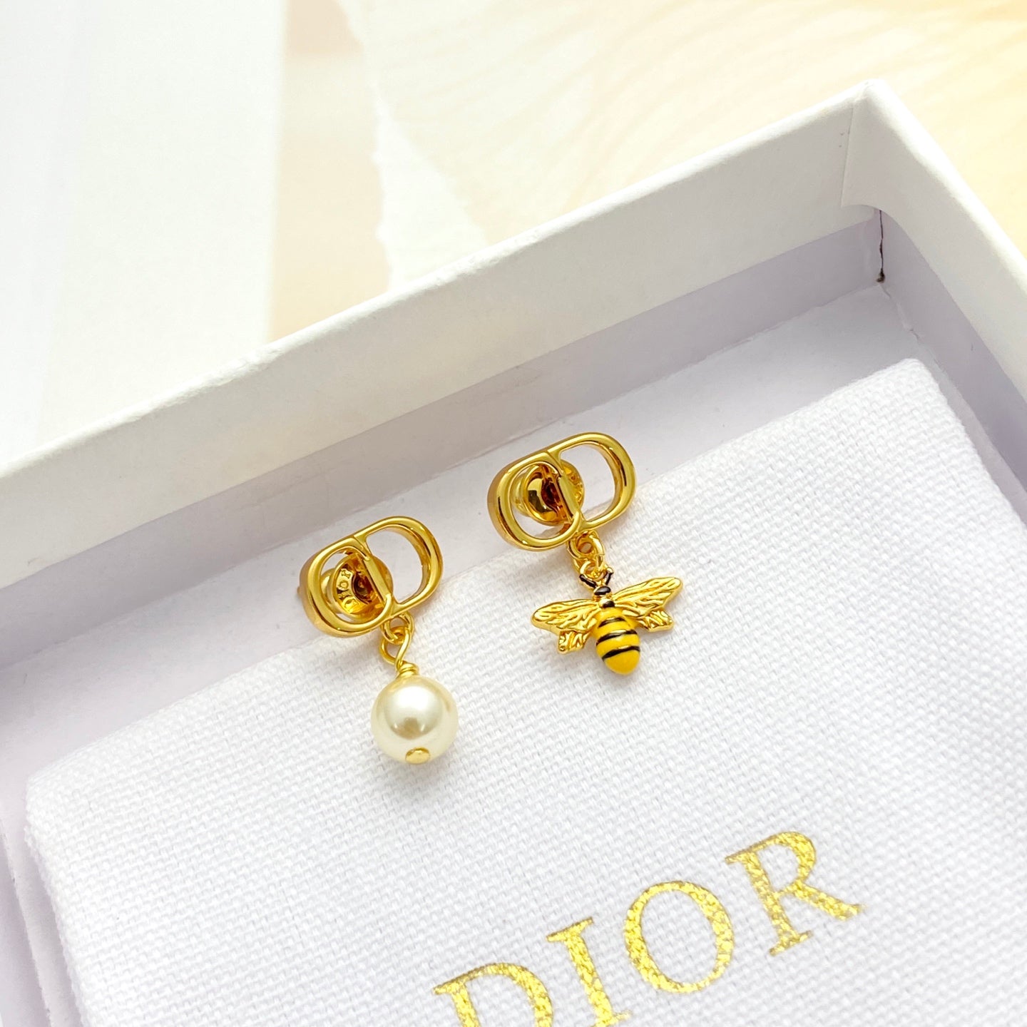 Pearl-Style Motif Stud Earrings in Gold-Tone with Pearl-Style Detail – Design 005 main product view