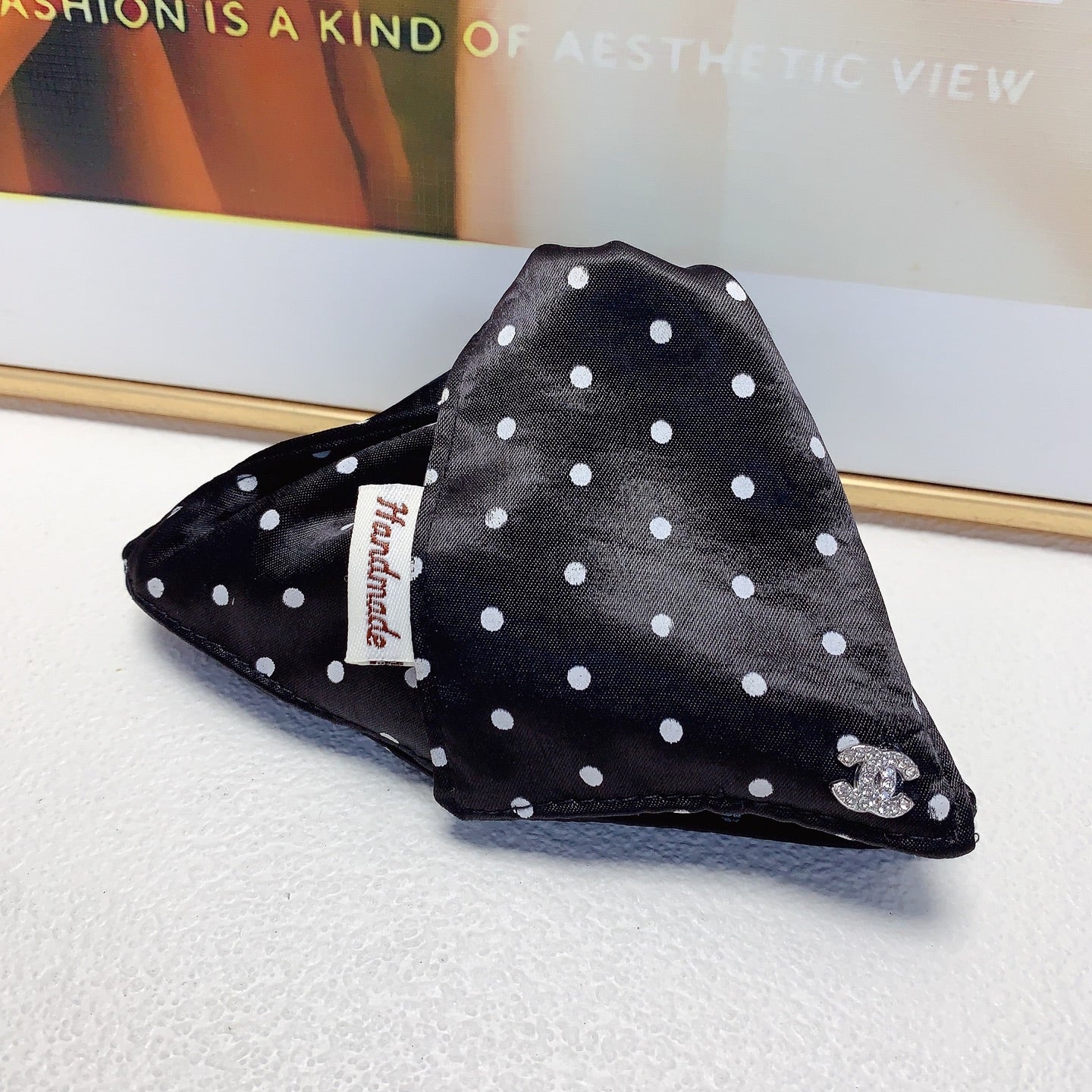 Signature Emblem Hair Clip – Design 007 front product view