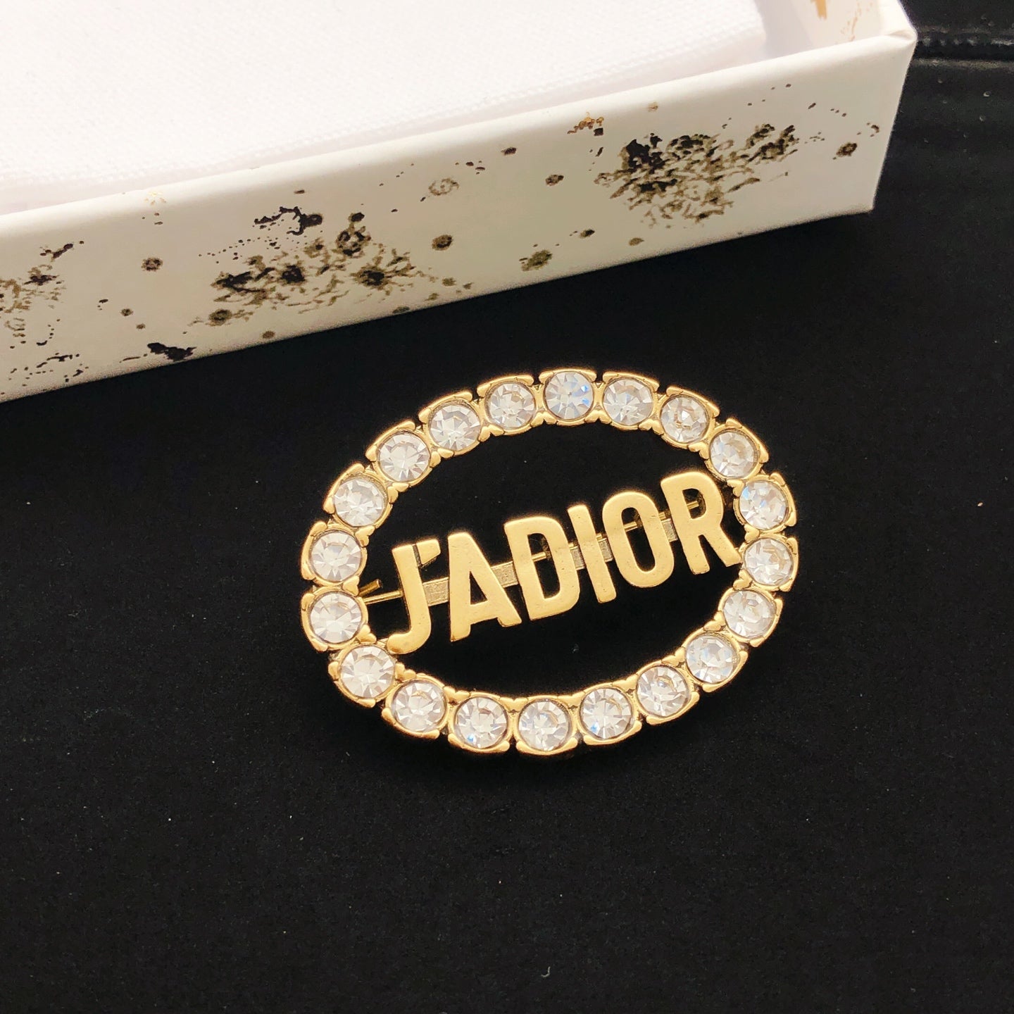 Sculptural Brooch Pin in Polished Metal-Tone with Crystal-Style Accents – Design 008 side detail