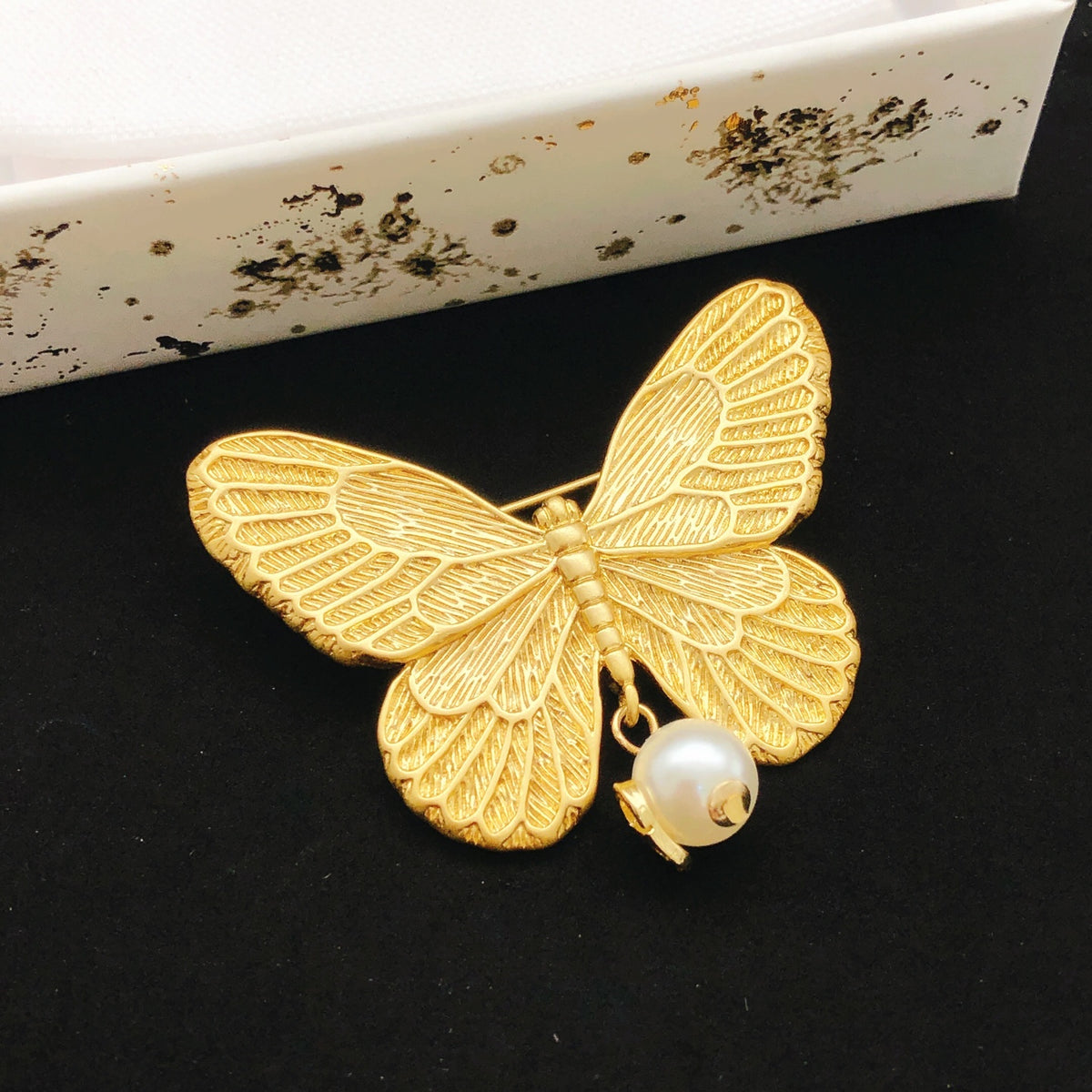 Bow & Butterfly Motif Brooch Pin in Polished Metal-Tone – Design 003 main product view