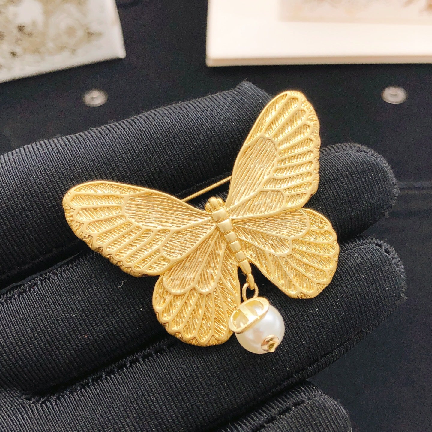 Bow & Butterfly Motif Brooch Pin in Polished Metal-Tone – Design 003 side detail