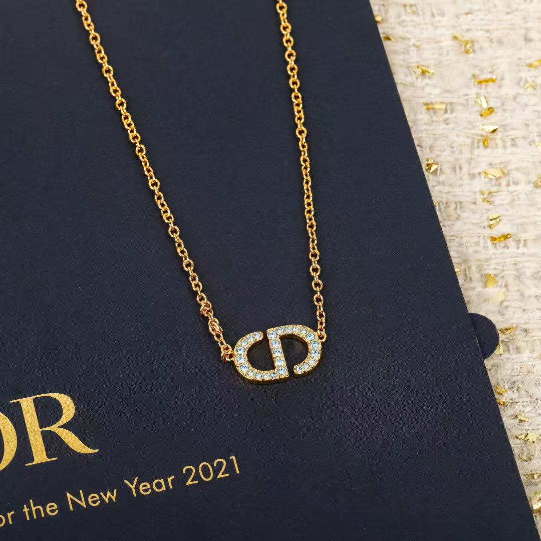 Graphic Letter Motif Pendant Necklace in Polished Metal-Tone – Design 023 detail view