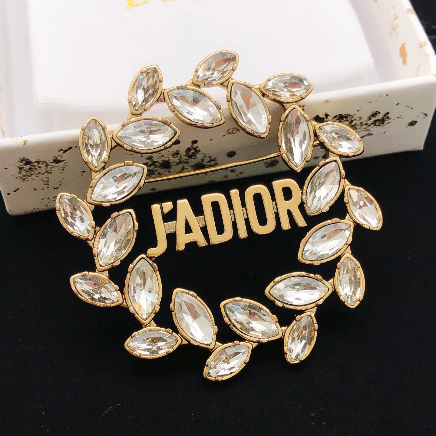 Sculptural Brooch Pin in Polished Metal-Tone – Design 020 side detail