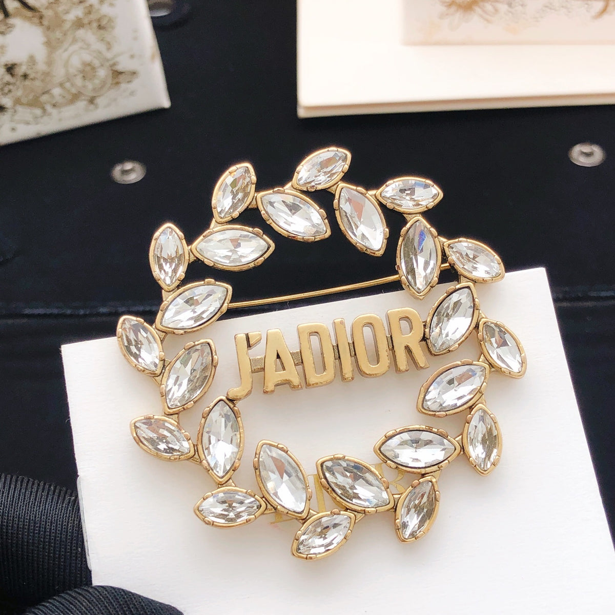 Sculptural Brooch Pin in Polished Metal-Tone – Design 001 detail view