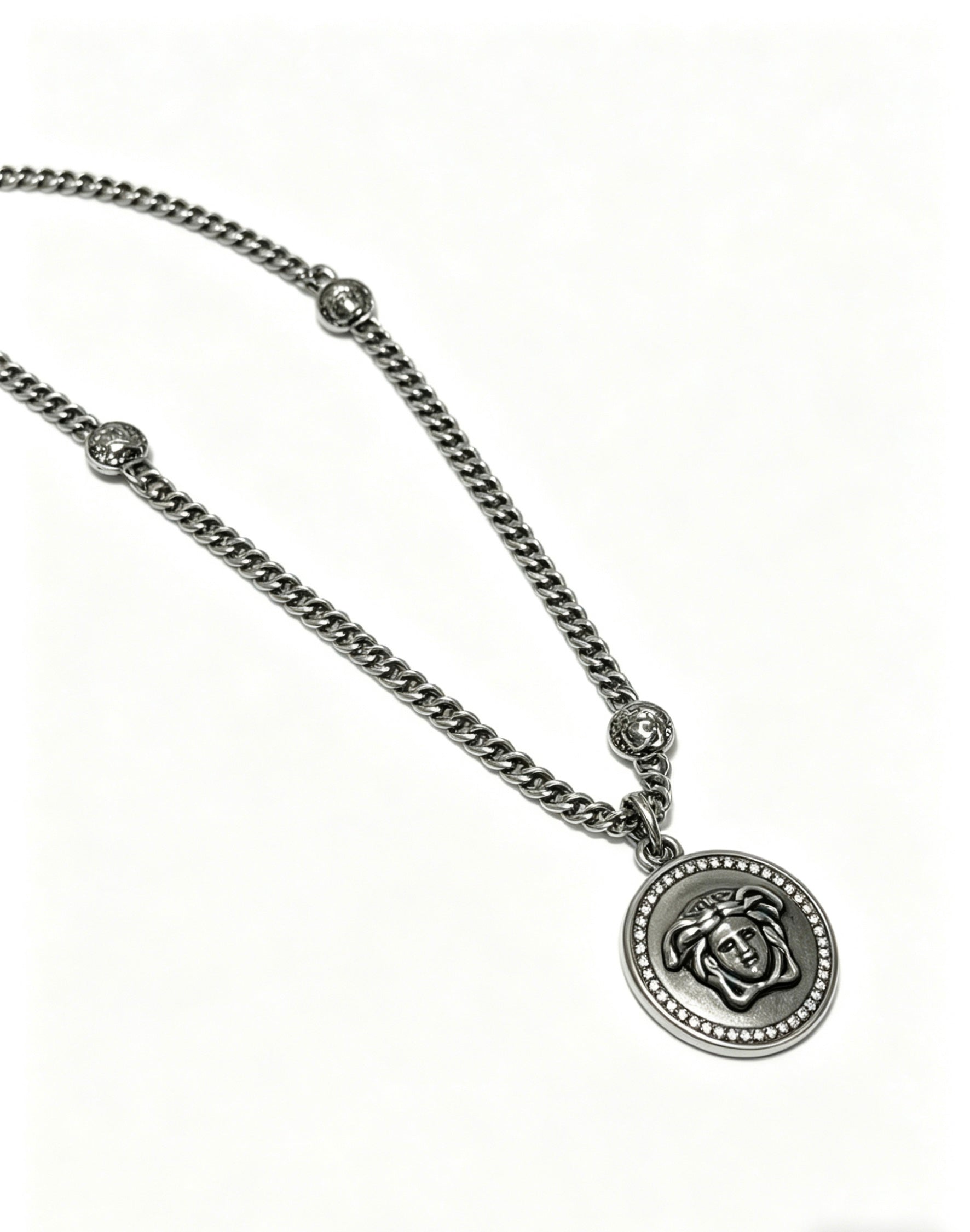 Medusa Head Pendant Necklace in Antique Silver-Tone – 60 cm – Design 07 front product view