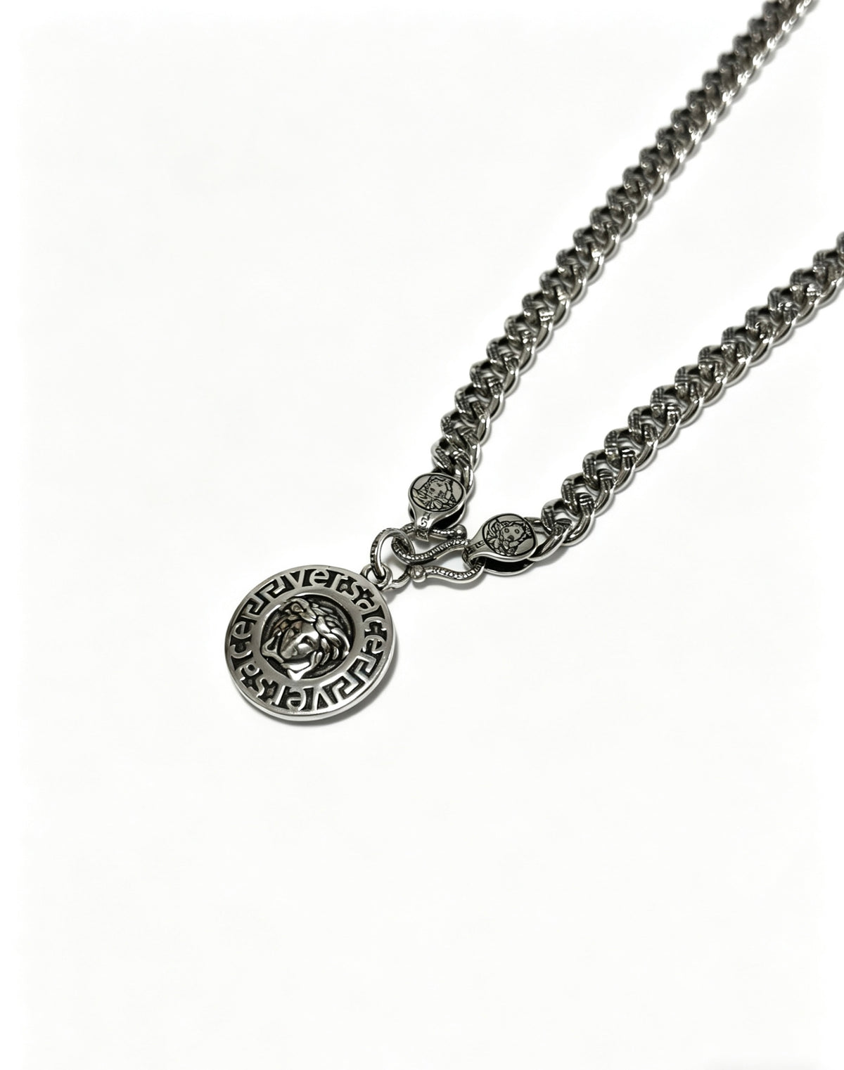 Medusa Head Pendant Necklace in Antique Silver-Tone – 55 cm – Design 02 detail view