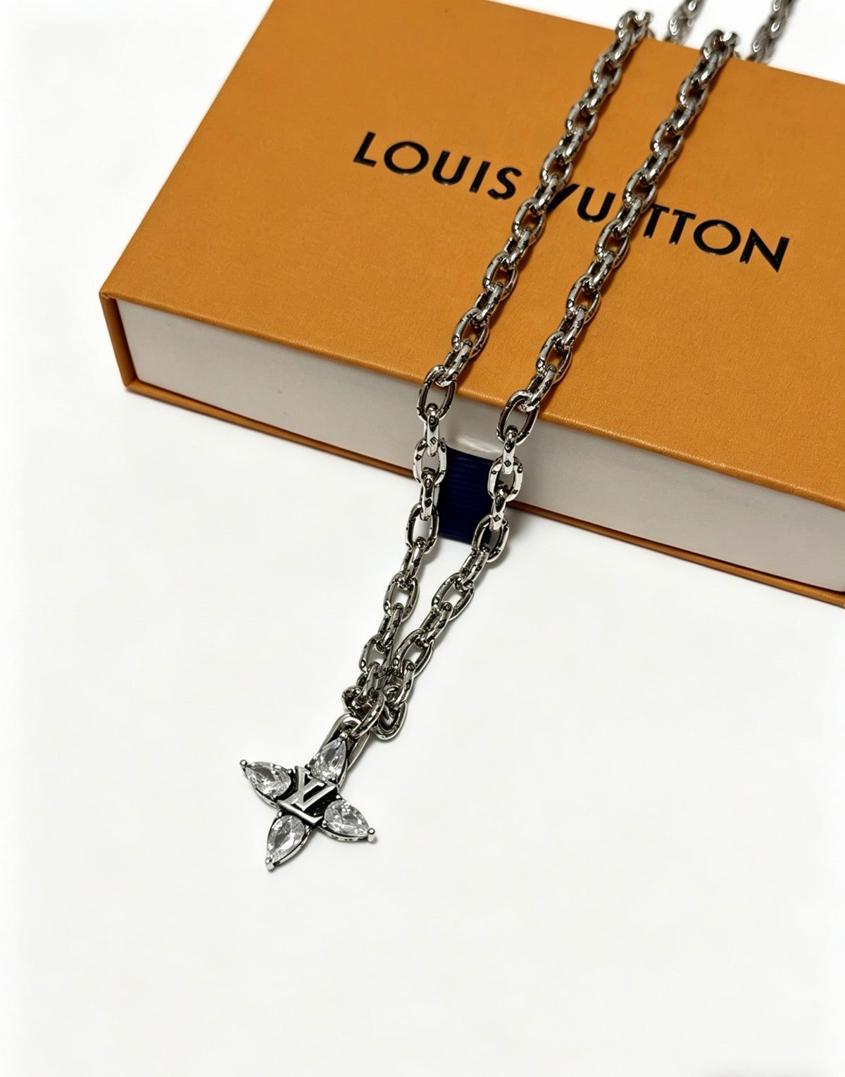 Chain Pendant Necklace in Silver-Tone – Design 030 front product view