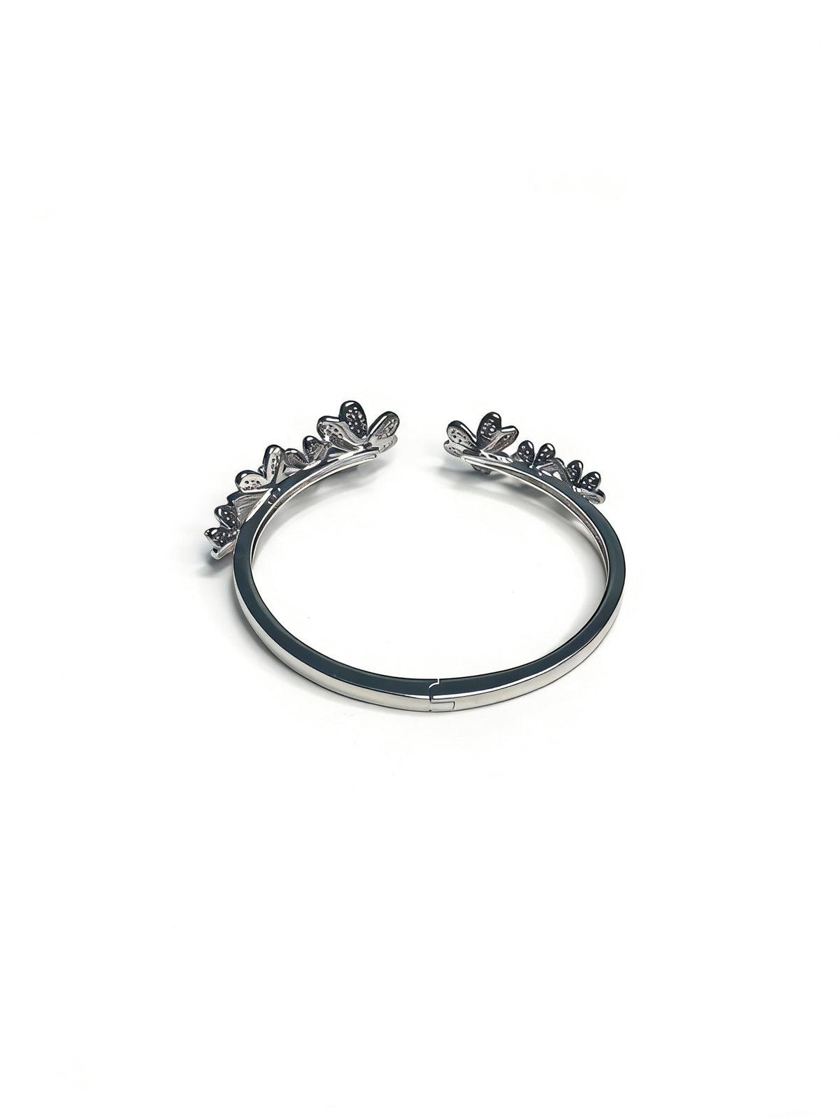 Sculptural Statement Bracelet in Gold-Tone – Design 135 detail view