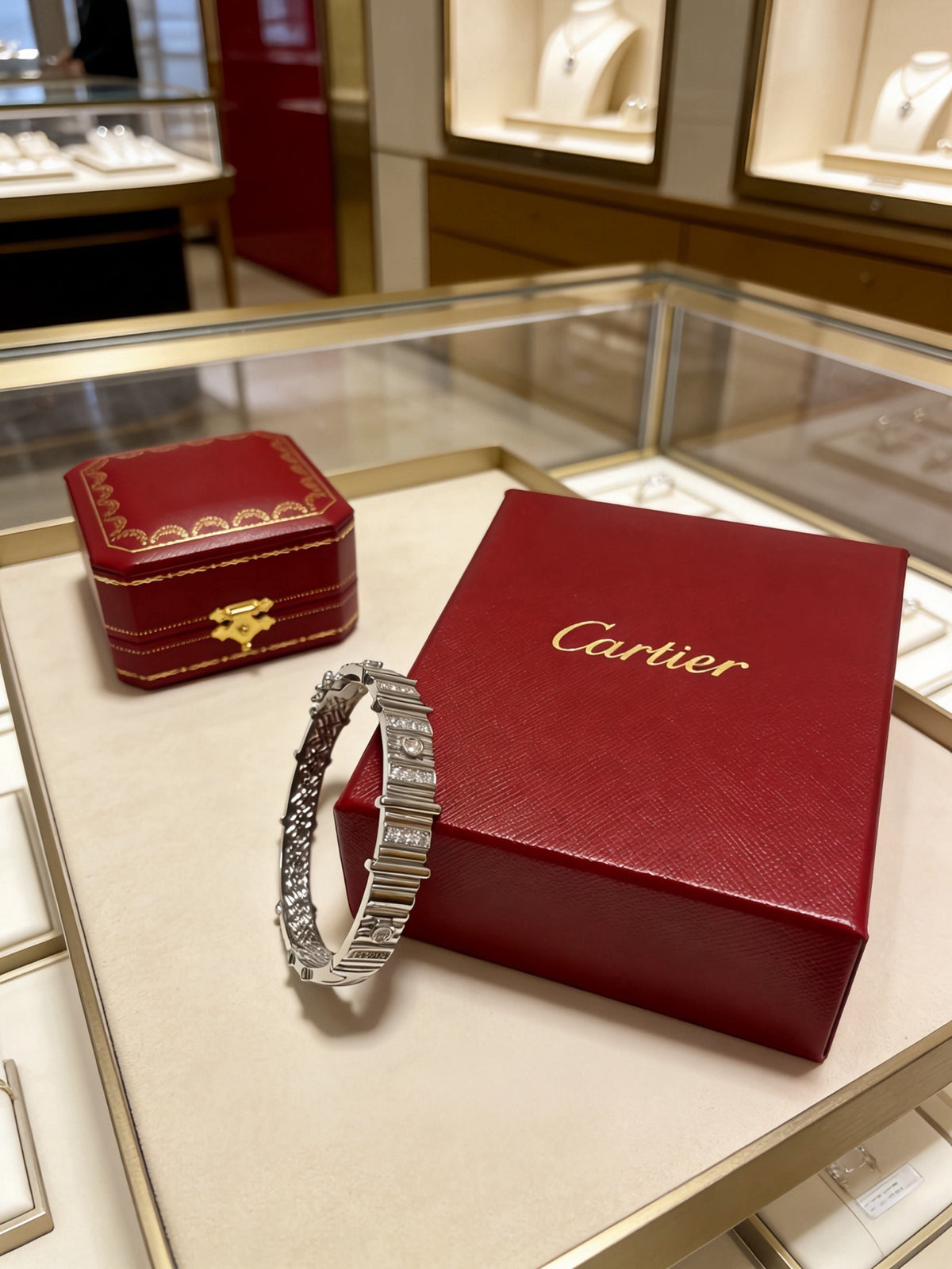 Sculptural Statement Bracelet in Gold-Tone – Design 131 side detail