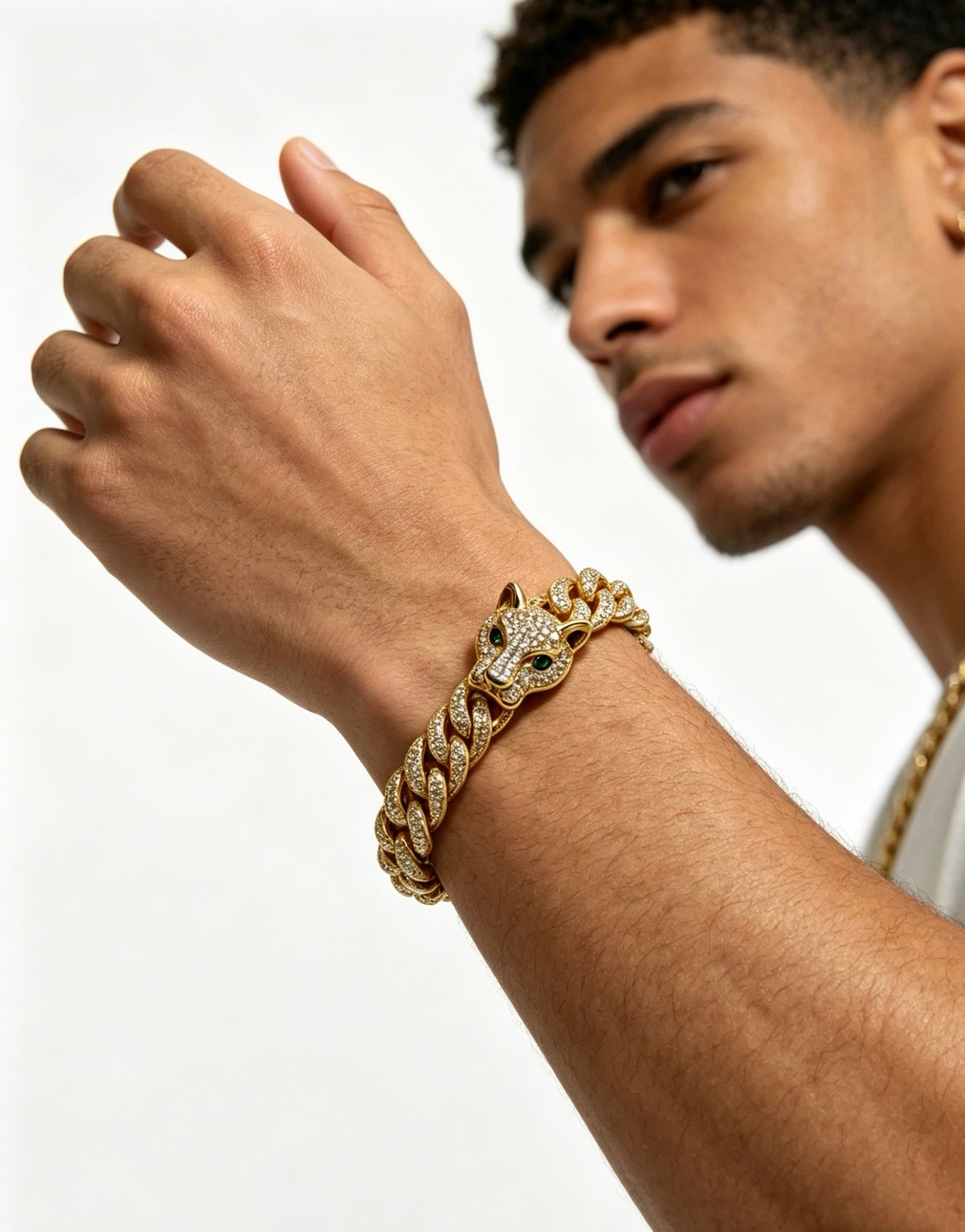 Sculptural Statement Bracelet in Gold-Tone – Design 126 close-up detail
