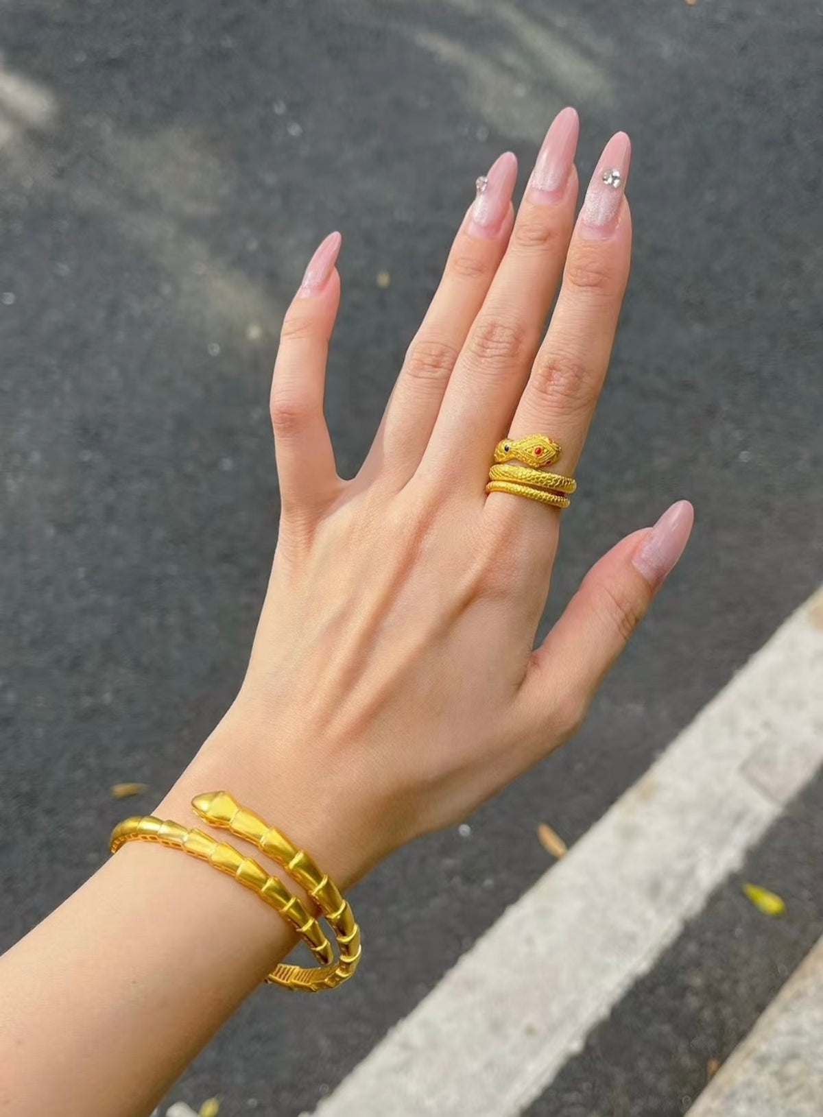 Serpentine Bangle in Gold-Tone side detail