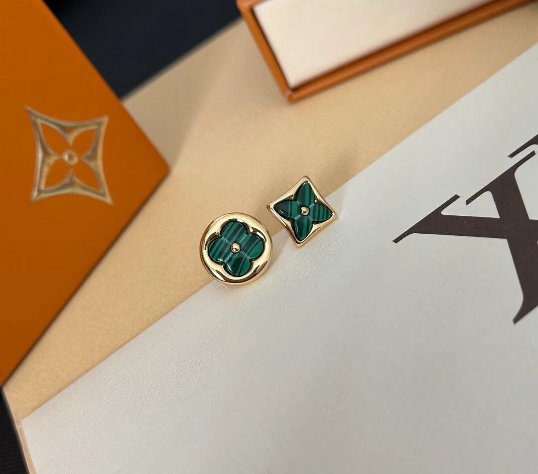 Clover Stud Earrings in Polished Metal-Tone – Clover Detail – Design 014 front product view