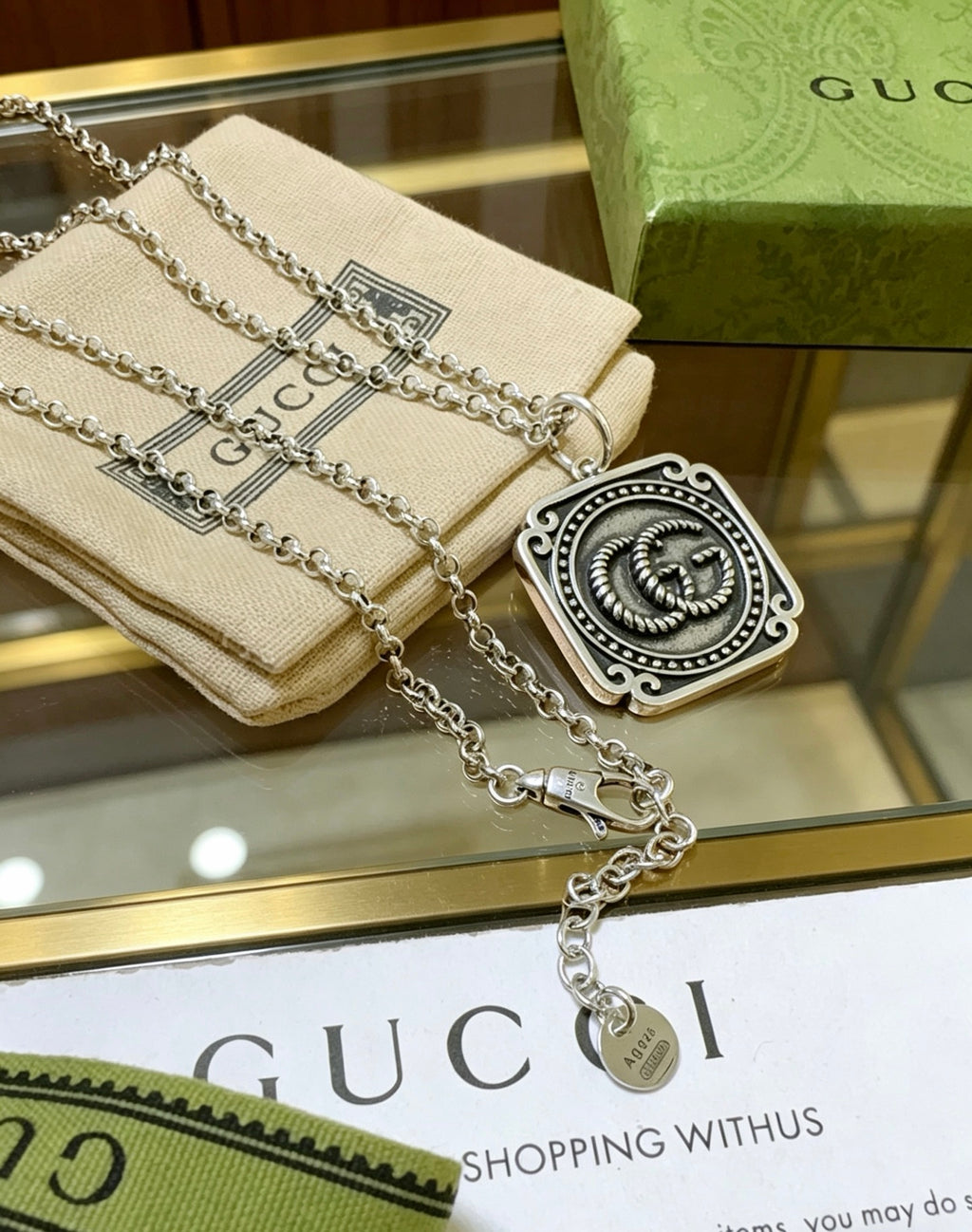 Double-G Emblem Pendant Necklace in Silver-Tone – Vintage Detail – Design 049 close-up detail