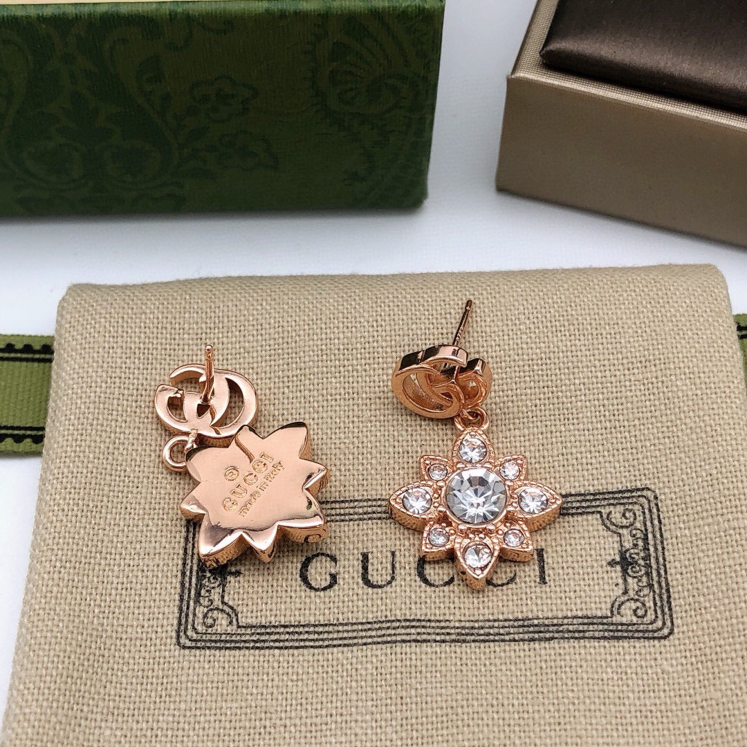 Floral Jewelry Accessory in Rose-Gold-Tone detail view