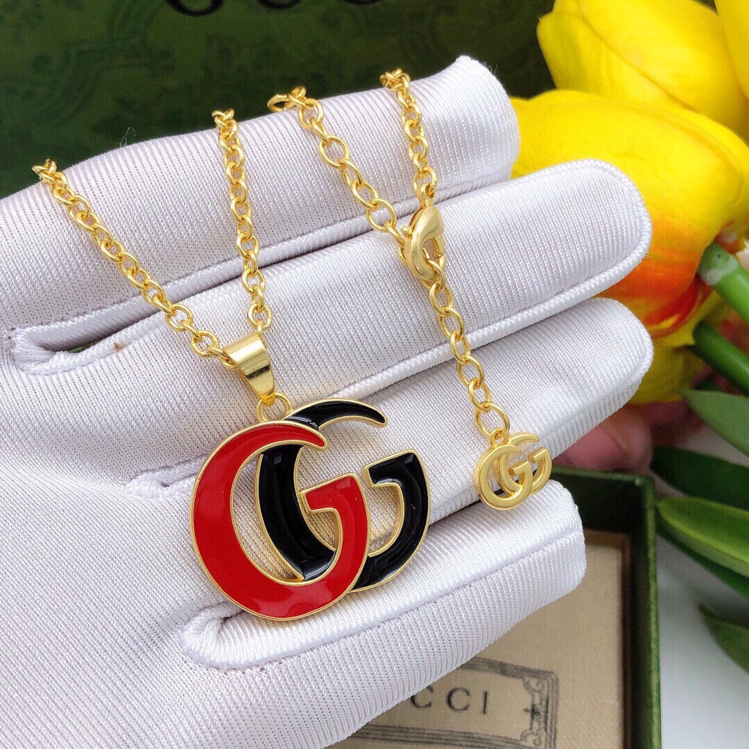 Double-G Emblem Pendant Necklace in Polished Metal-Tone – Design 090 detail view