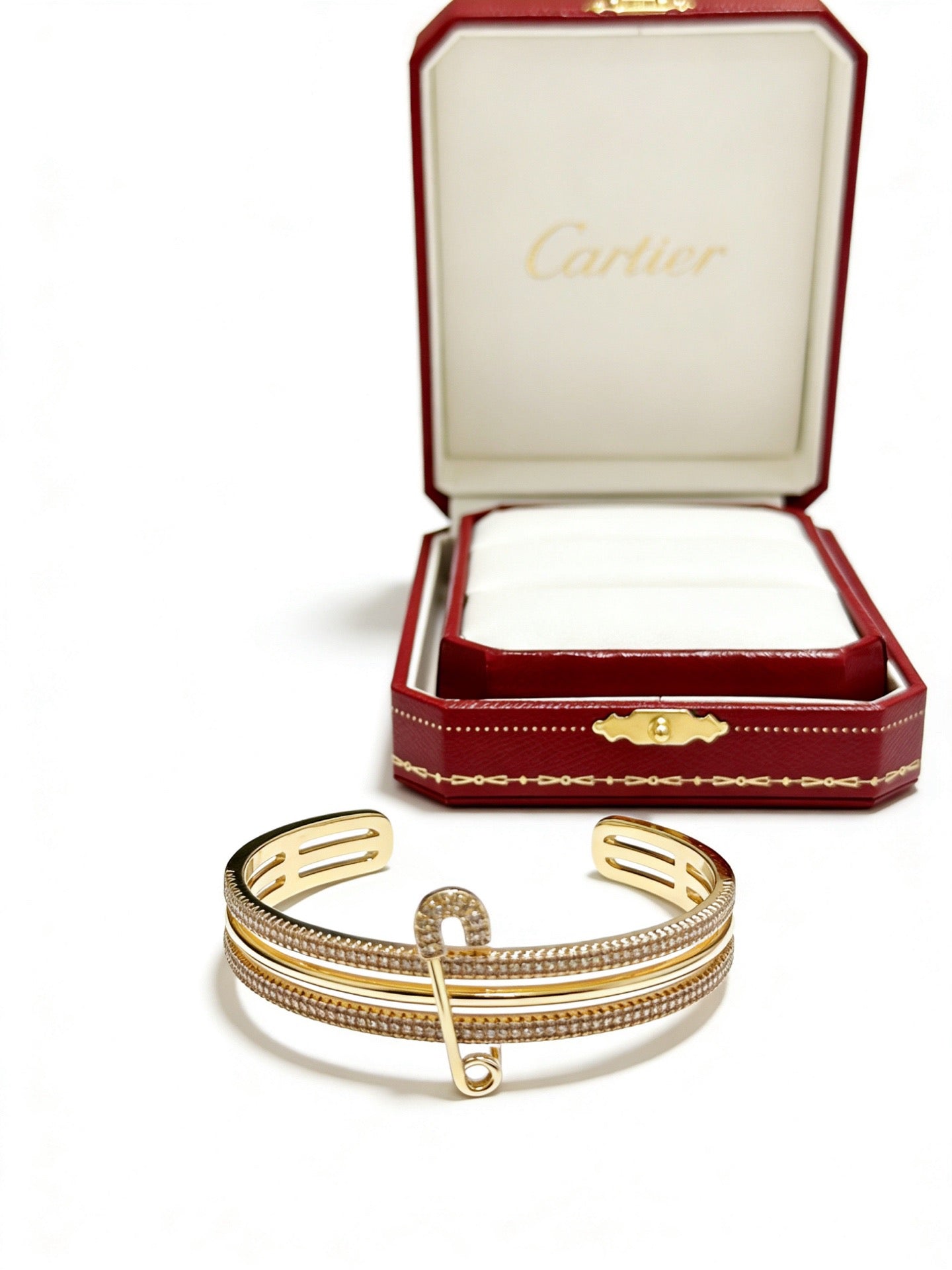 Sculptural Statement Bracelet in Gold-Tone – Design 141 detail view