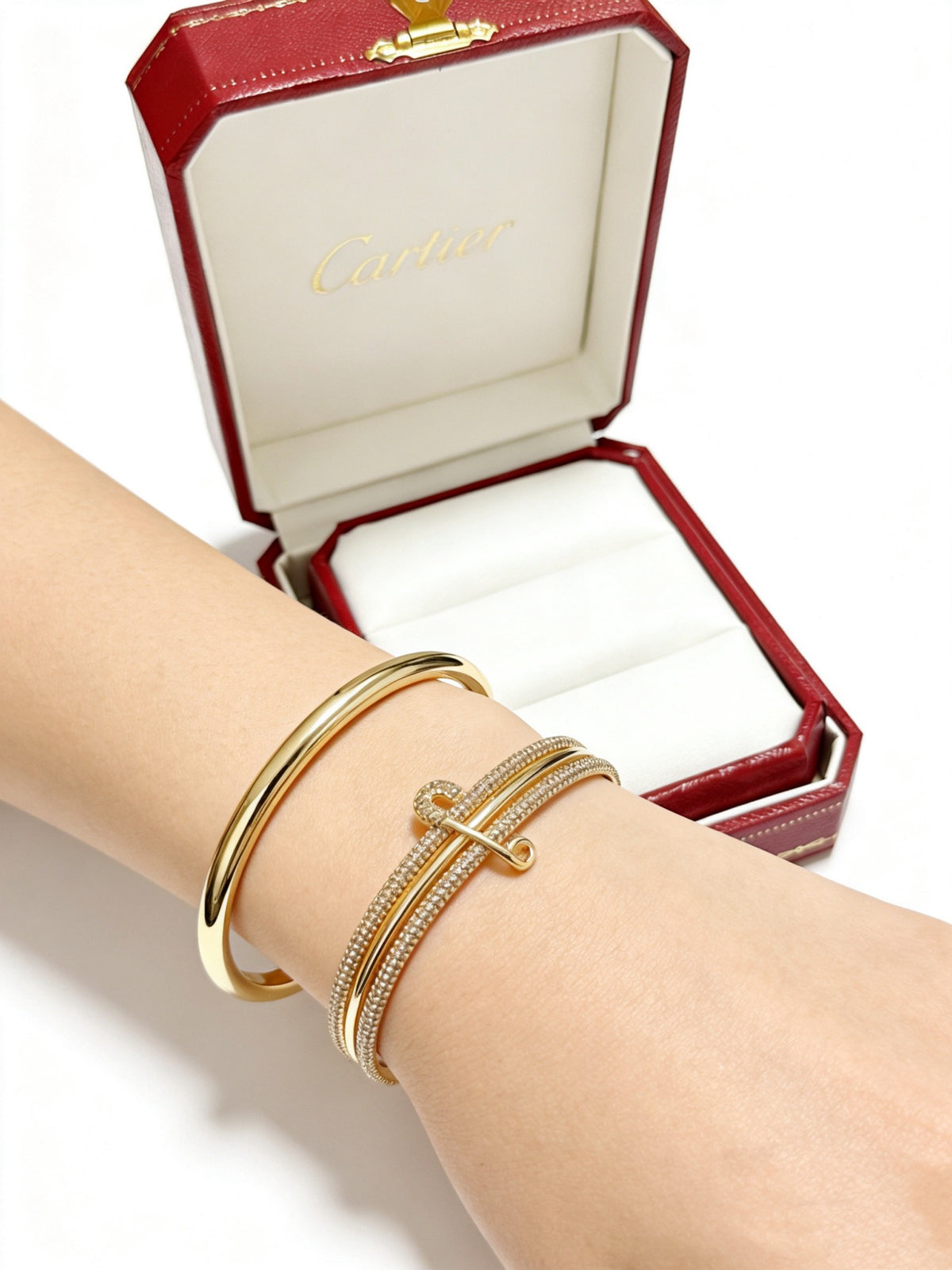 Sculptural Statement Bracelet in Gold-Tone – Design 141 detail view