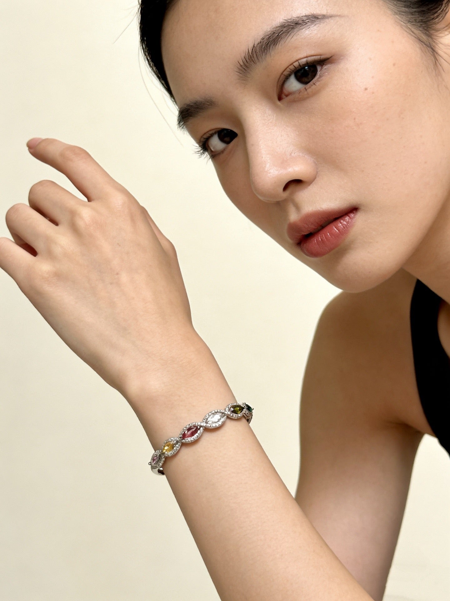 Sculptural Statement Bracelet in Gold-Tone – Design 139 detail view