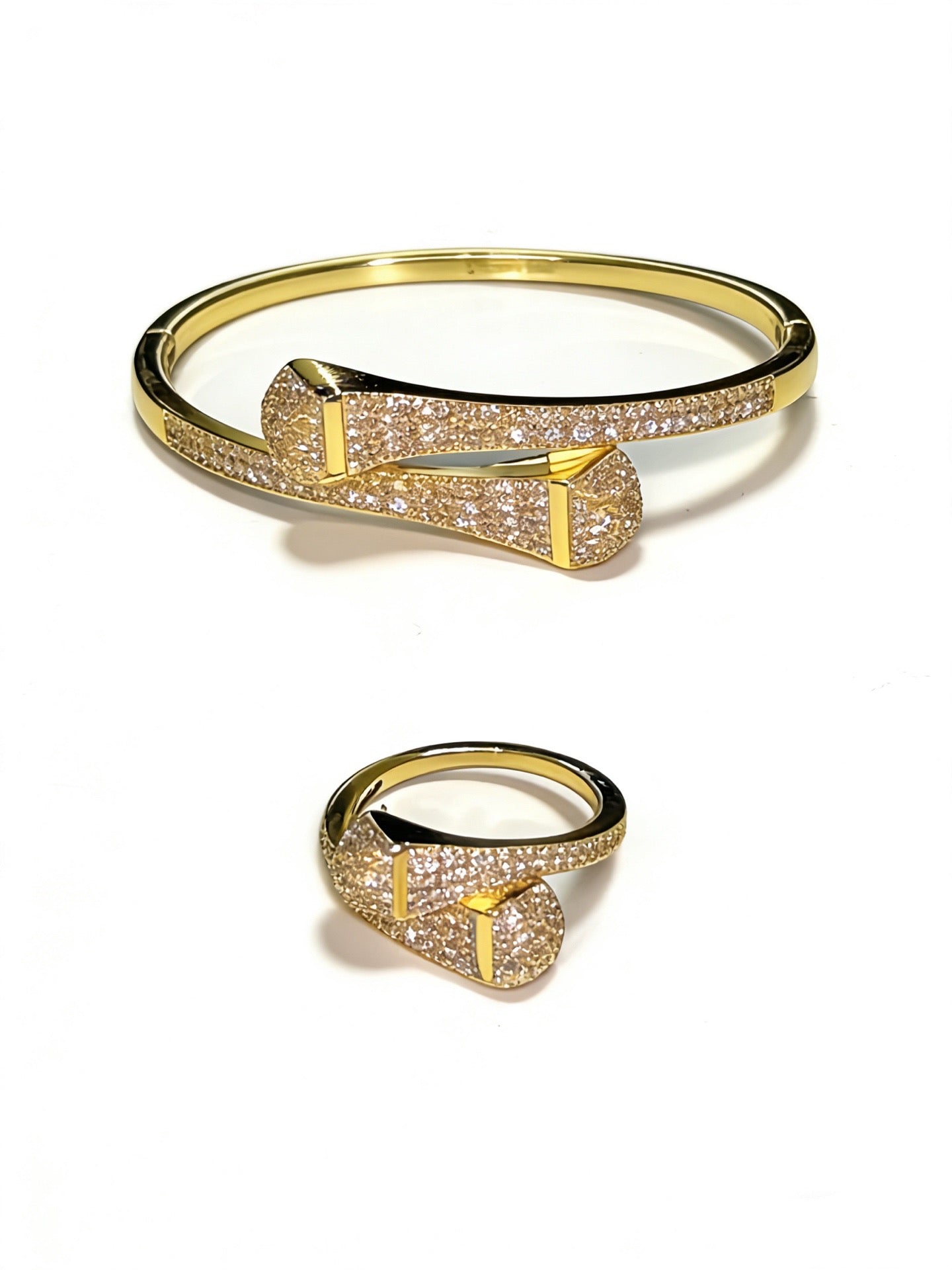 Sculptural Statement Bracelet in Gold-Tone – Design 195 detail view