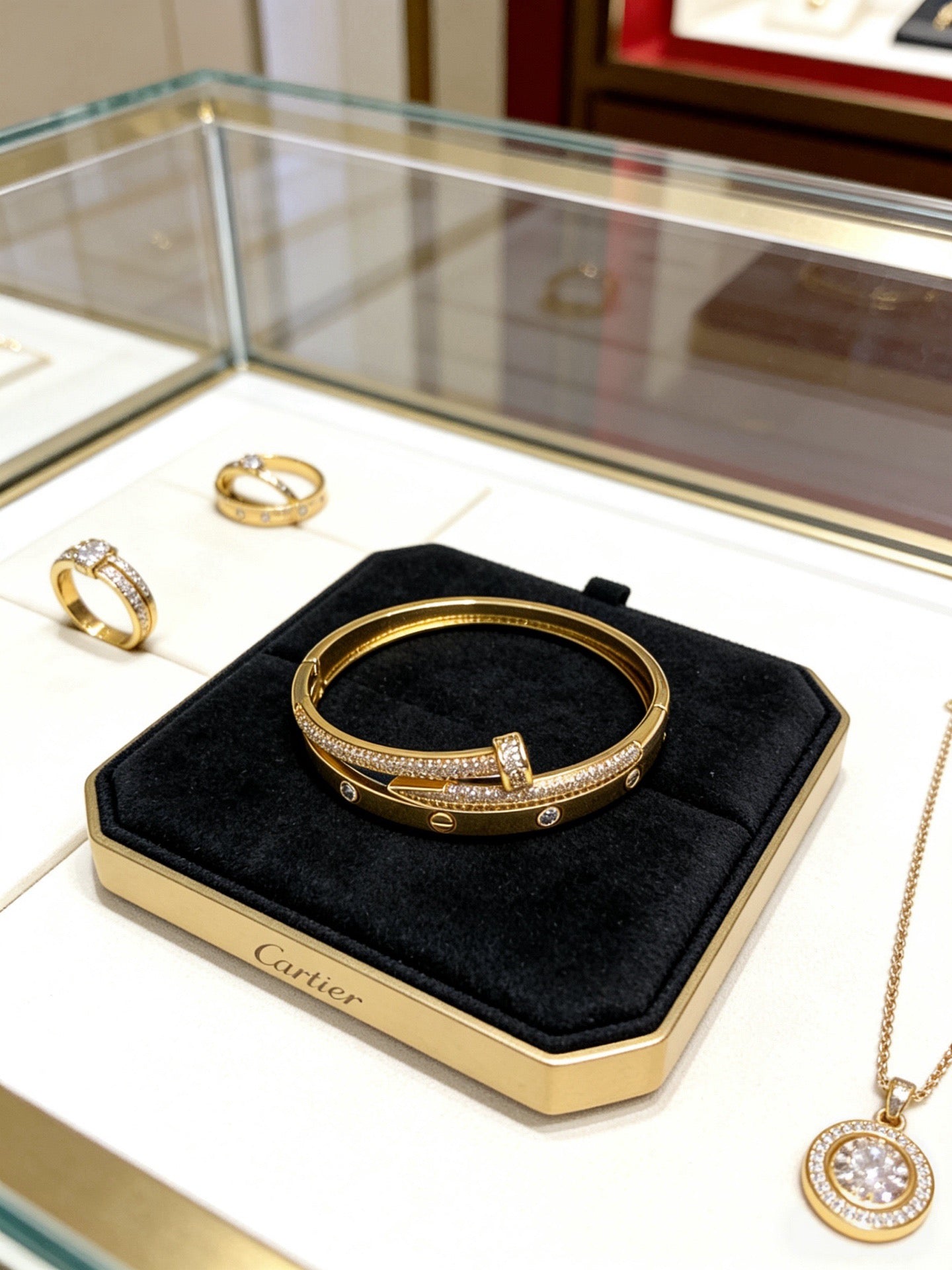 Sculptural Statement Bracelet in Gold-Tone – Design 137 side detail